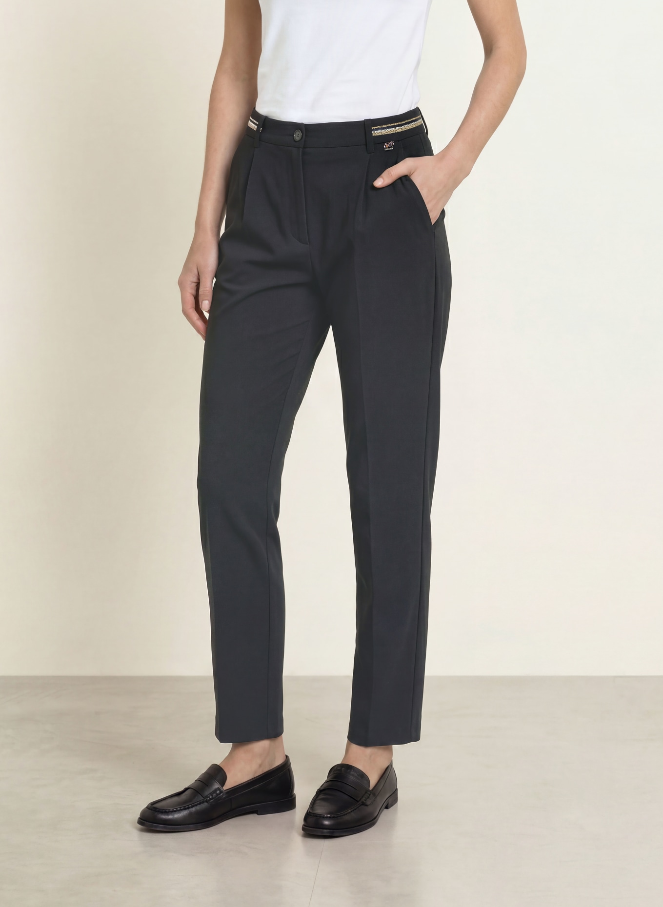 MARC CAIN Pants FAQUS: 900 black new