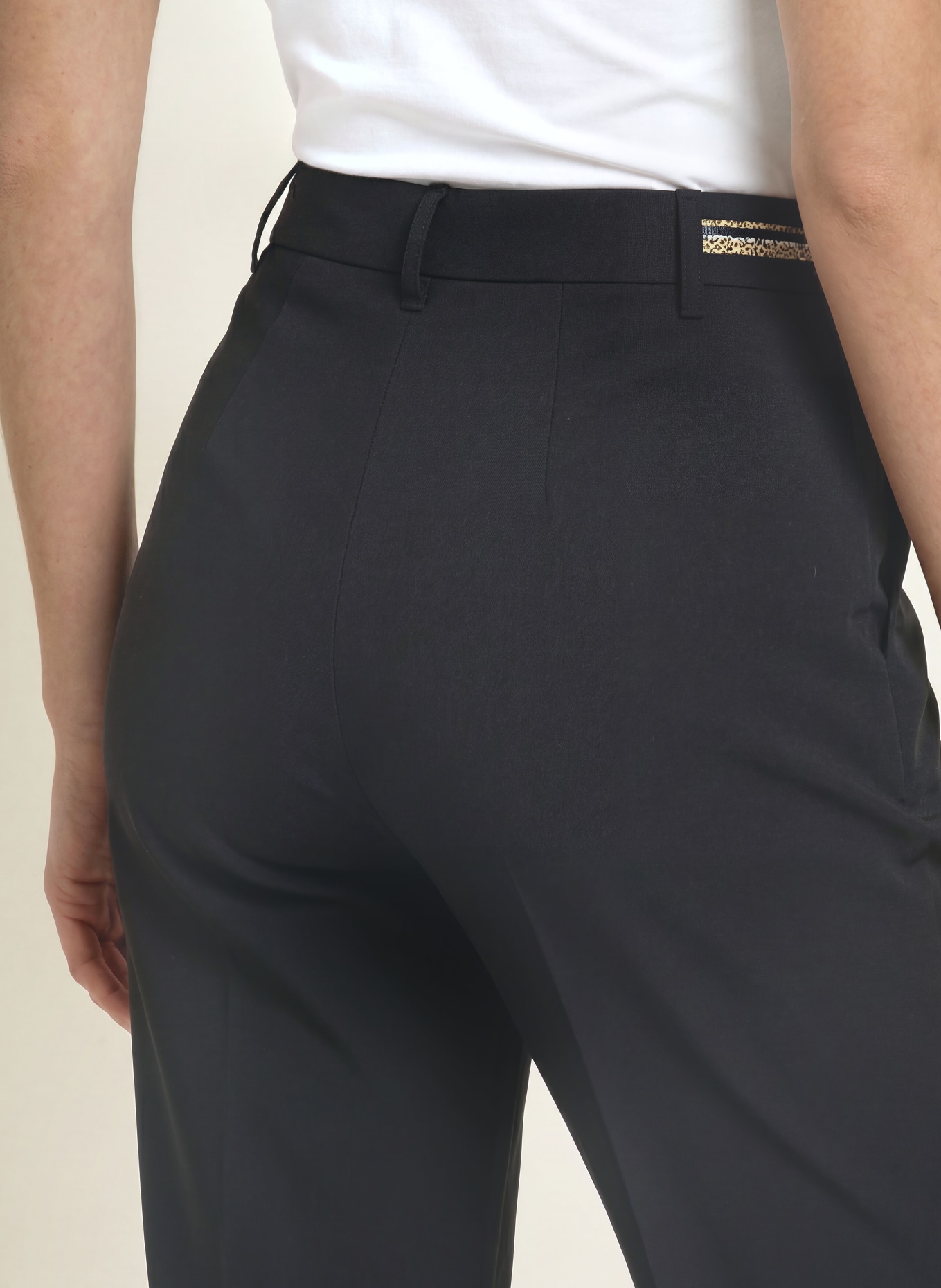MARC CAIN Pants FAQUS: 900 black new