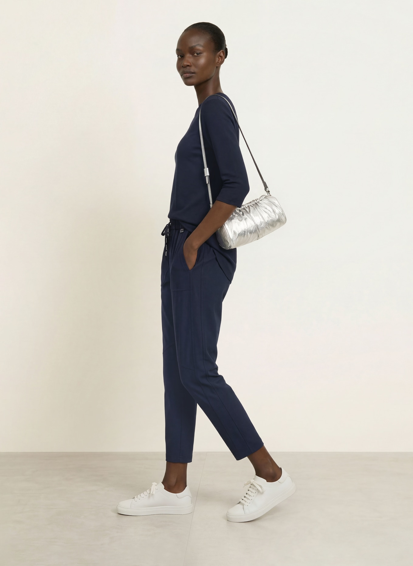 MARC CAIN Spodnie 7/8 w stylu joggingowym: 394 navy