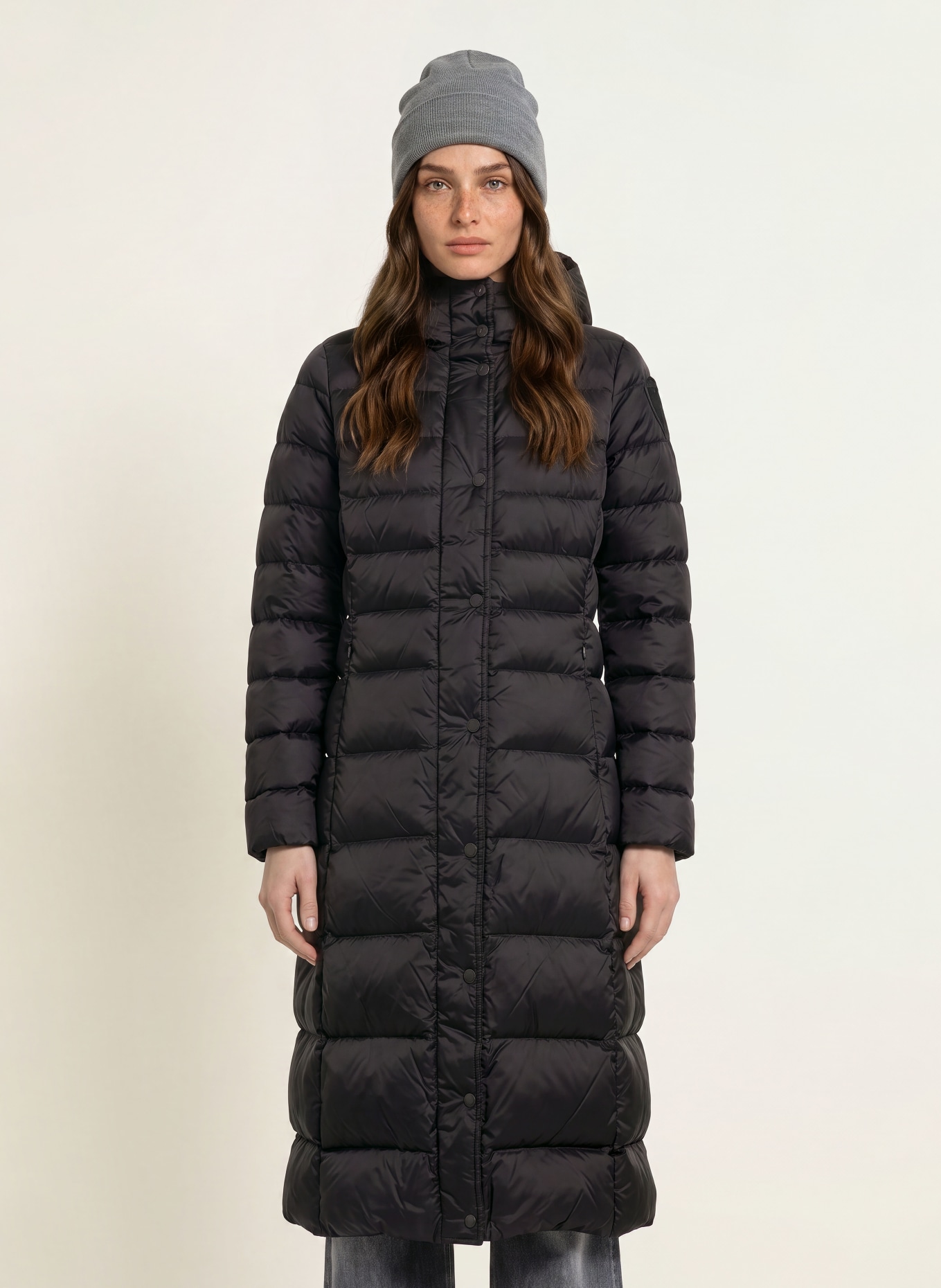 Blauer Daunenmantel: SCHWARZ
