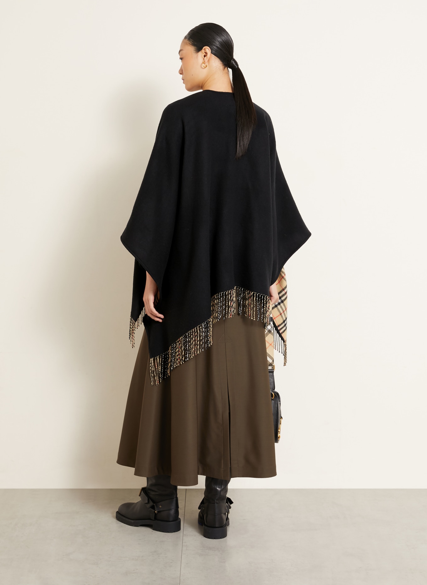 BURBERRY Cape: NEGRU / BEJ / PORTOCALIU