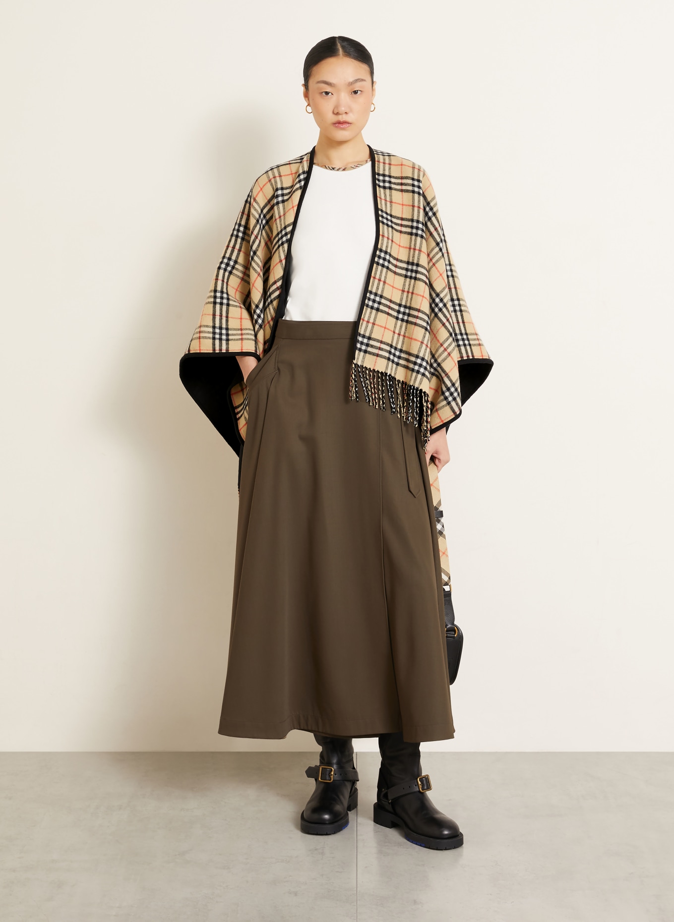 BURBERRY Cape: NEGRU / BEJ / PORTOCALIU