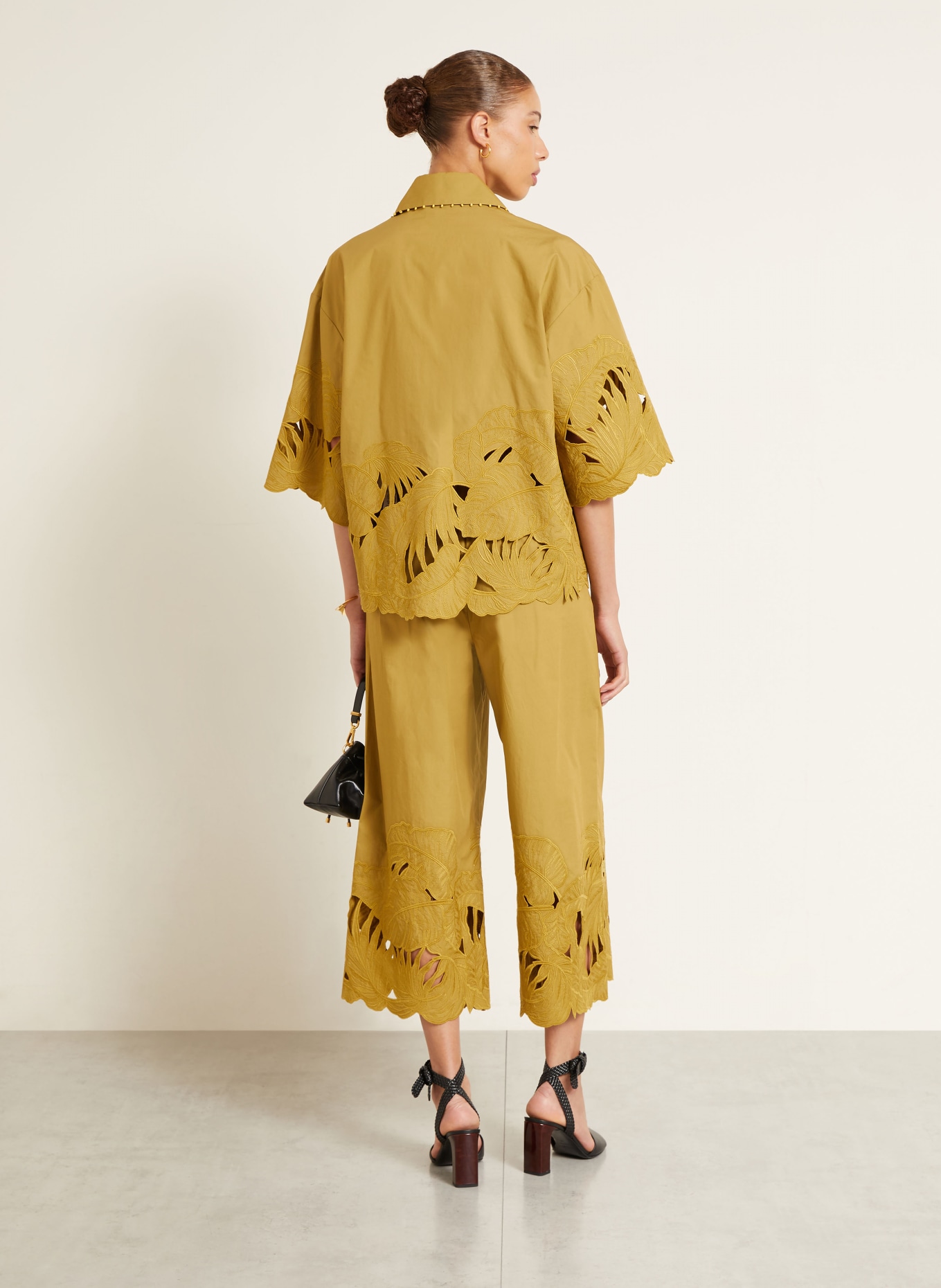 ZIMMERMANN Pantaloni 7/8 MAHON cu dantelă perforată: OLIV