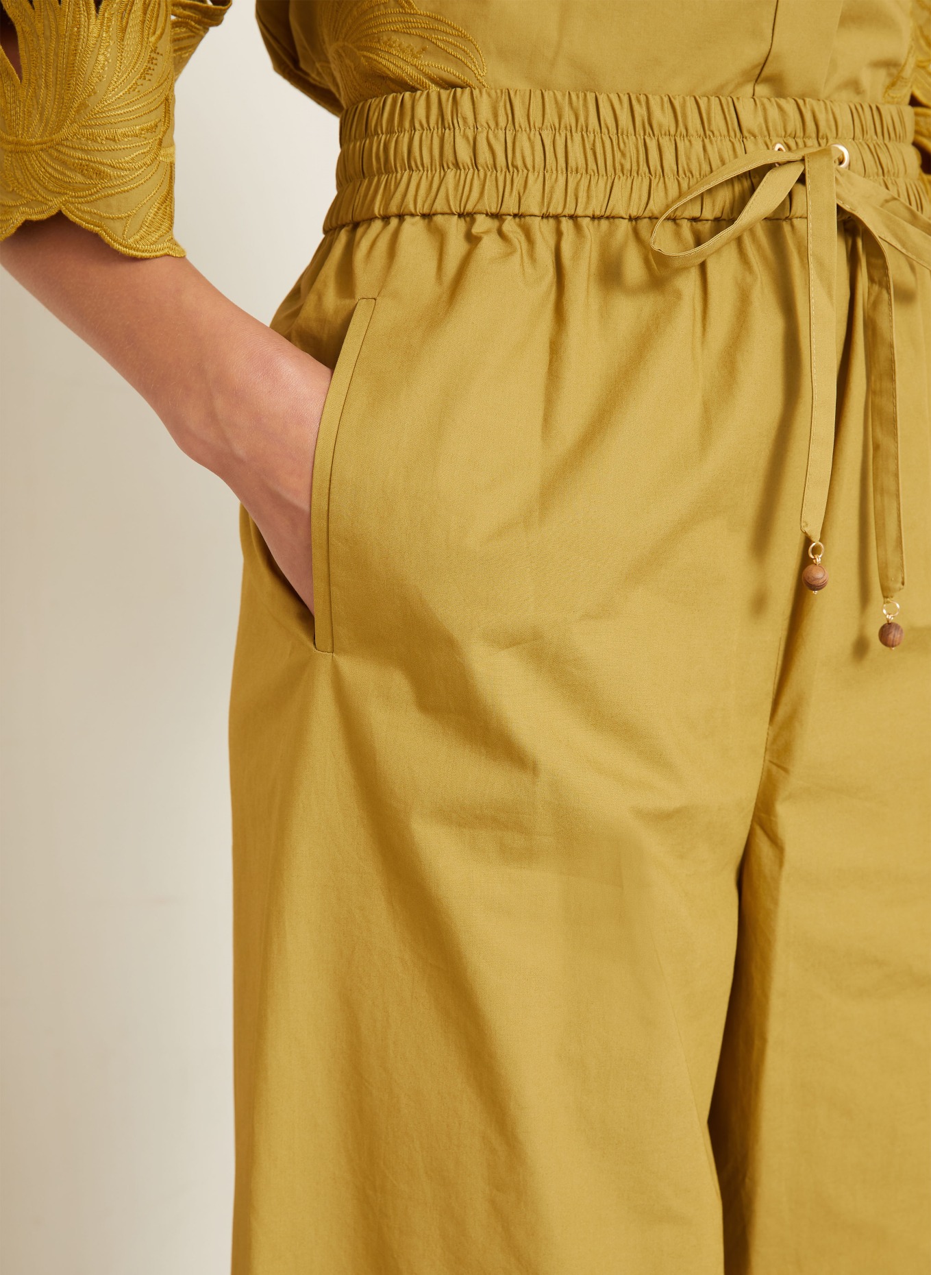 ZIMMERMANN Pantaloni 7/8 MAHON cu dantelă perforată: OLIV