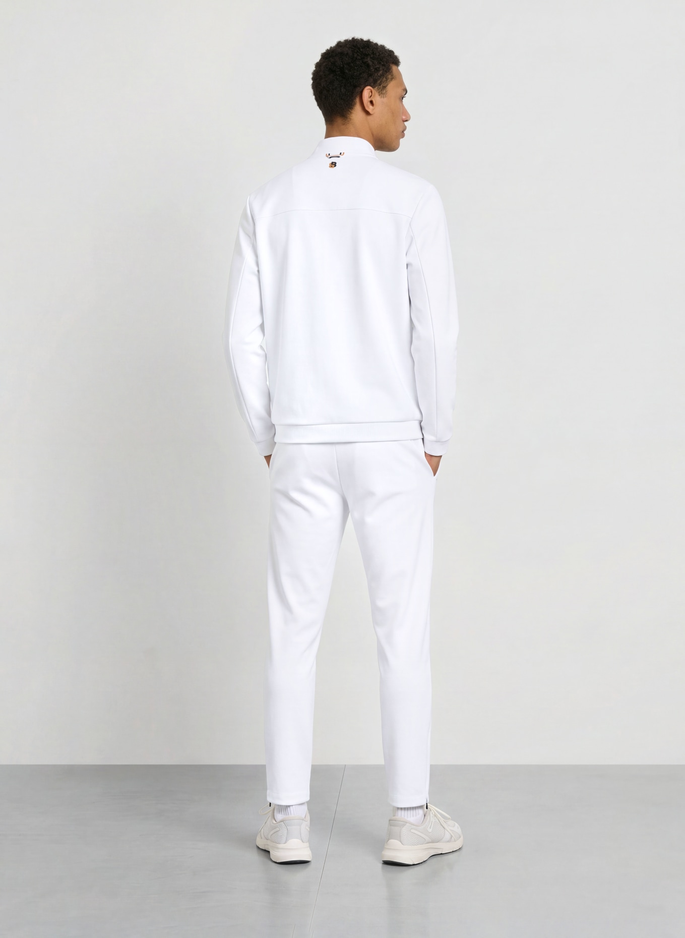BOSS Tennisjacke ACTIVE: WEISS / BEIGE / SCHWARZ