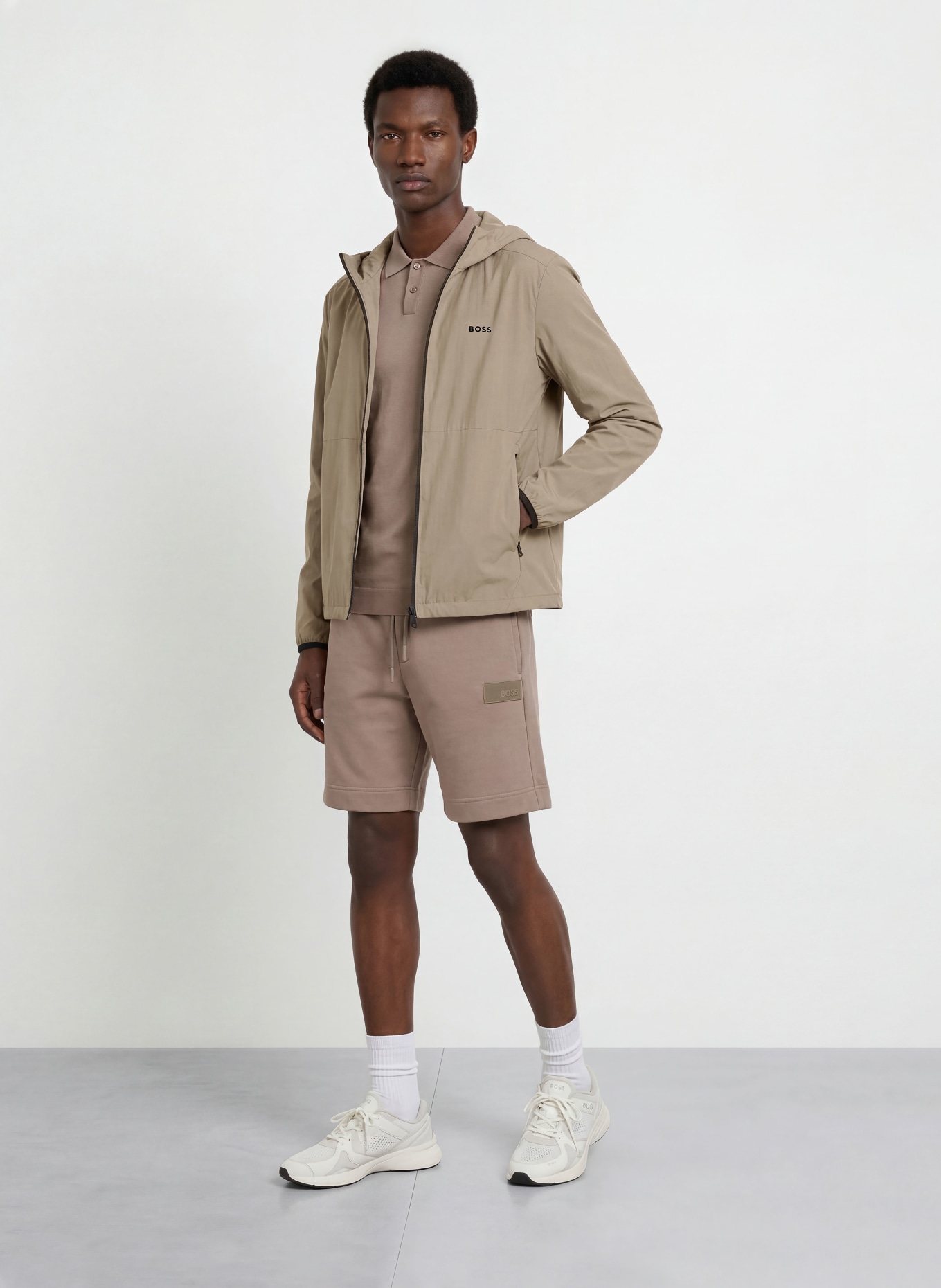 BOSS Funktionsjakke AIRYNIX: BEIGE / SORT
