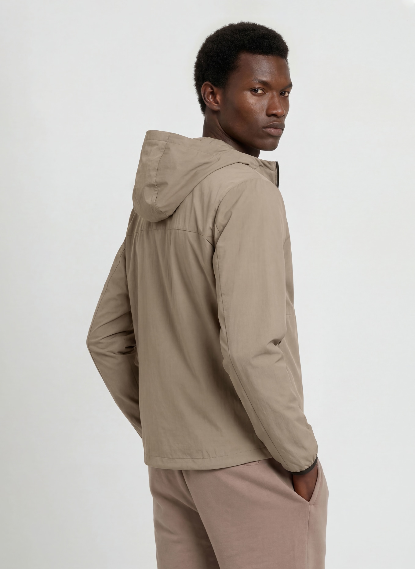 BOSS Funktionsjakke AIRYNIX: BEIGE / SORT