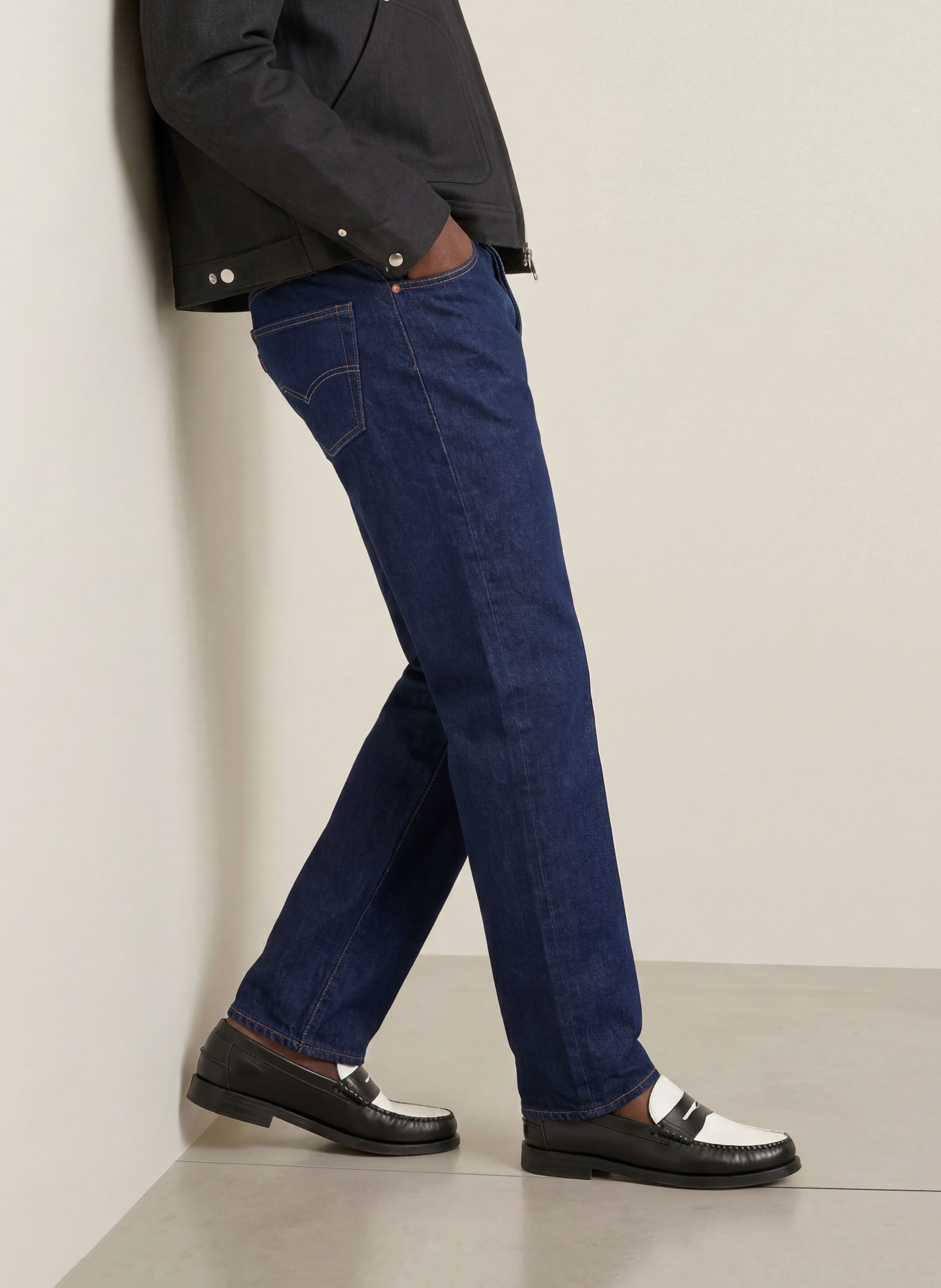 Levi's® Jeans 501 Regular Fit: 83 Med Indigo - Flat Finish