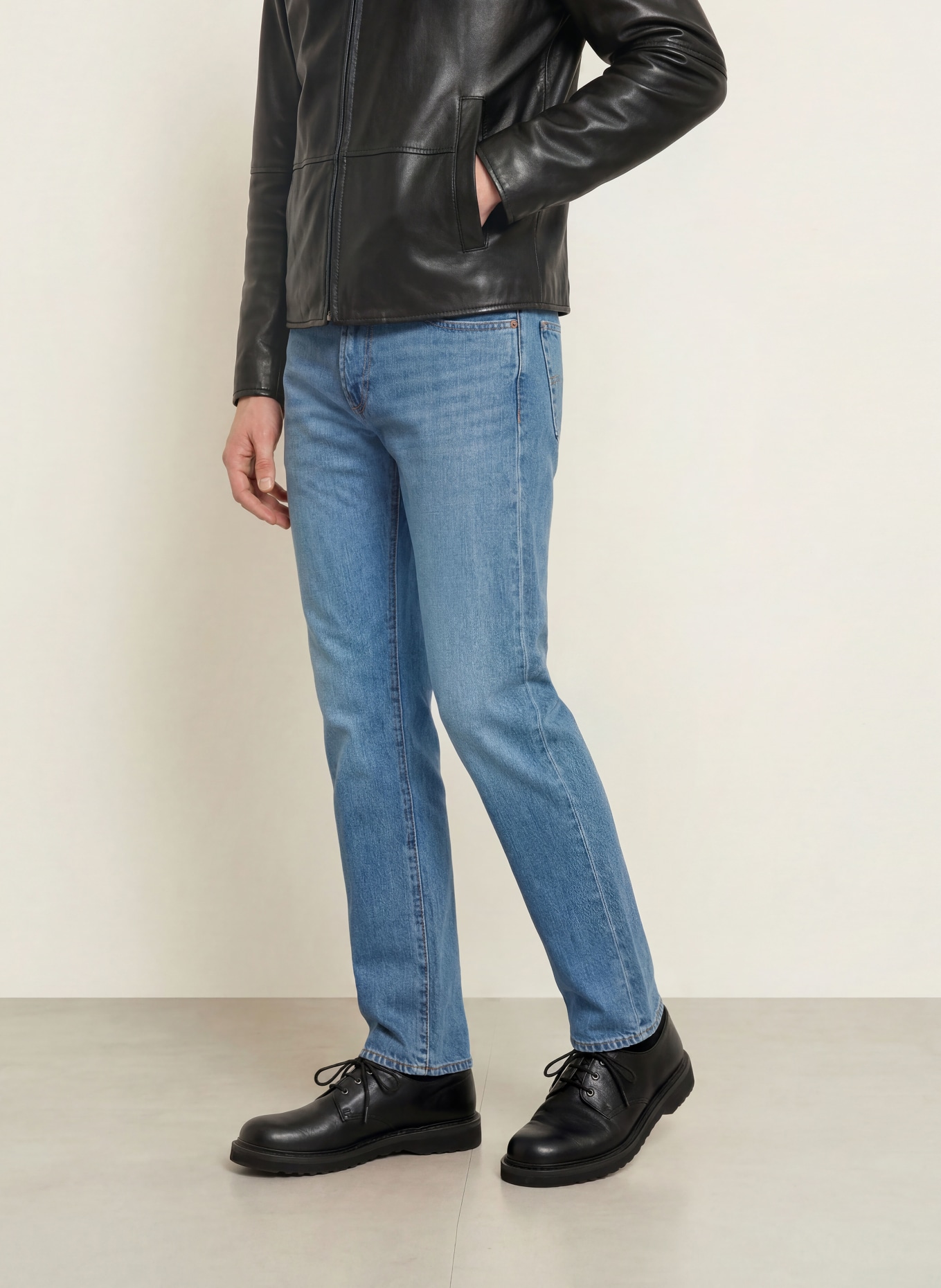 Levi's® Jeans 502 TAPER Tapered Fit: 37 Med Indigo - Worn In