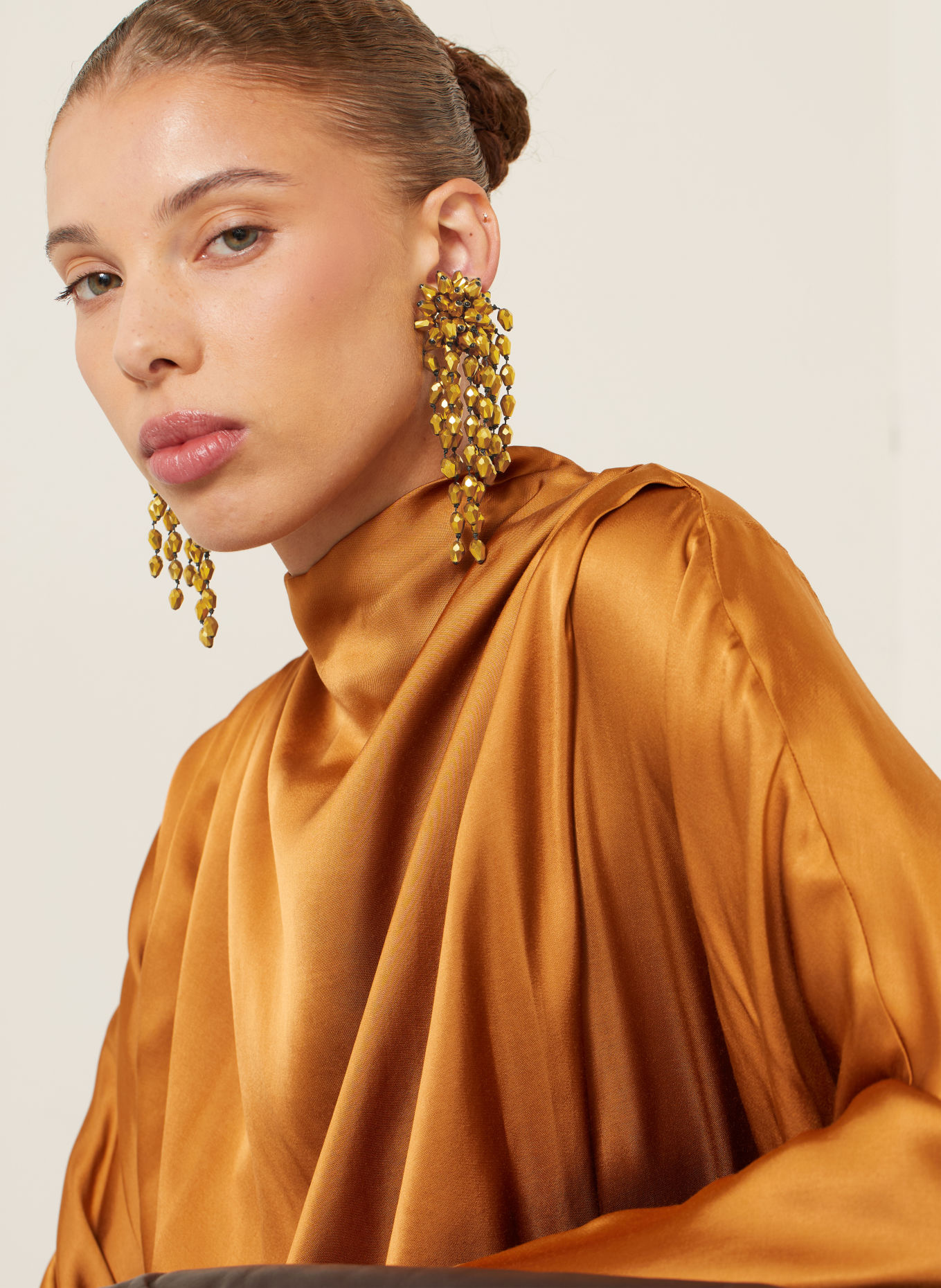 ISABEL MARANT Øreclips CLIP EARRINGS: GULD / SORT