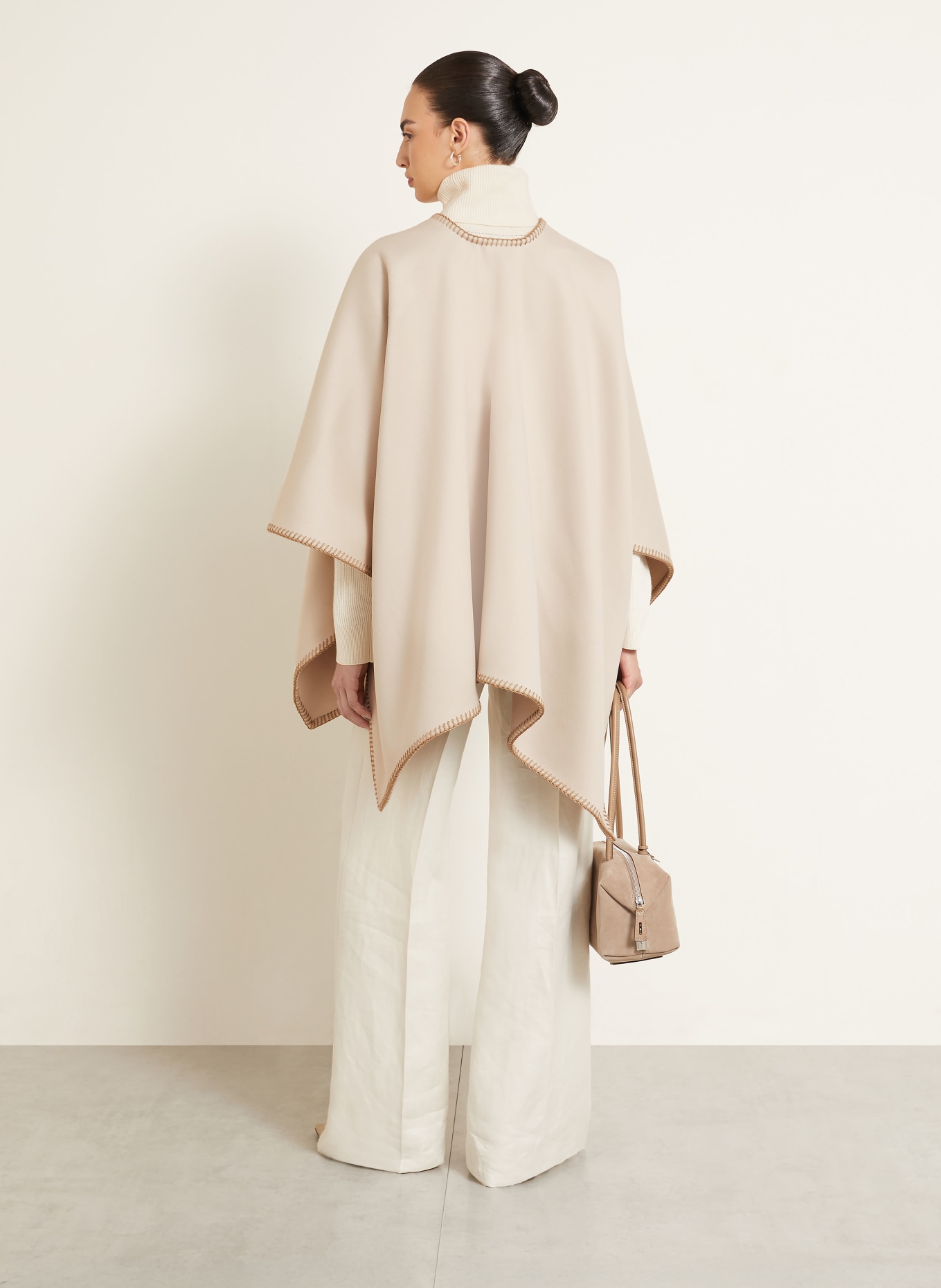 Max Mara Étole COLOMBA: ÉCRU / BEIGE