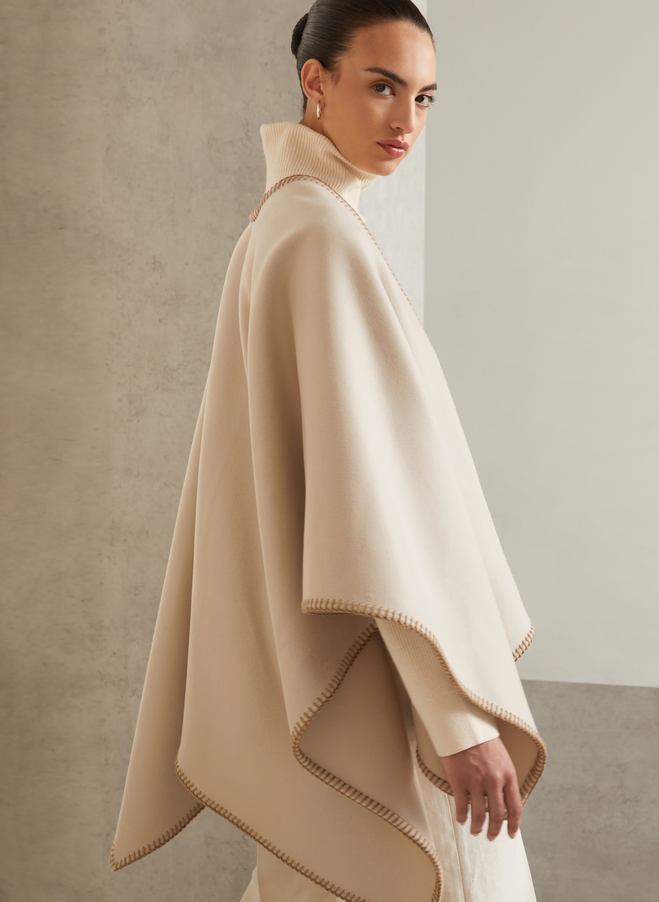 Max Mara Étole COLOMBA: ÉCRU / BEIGE