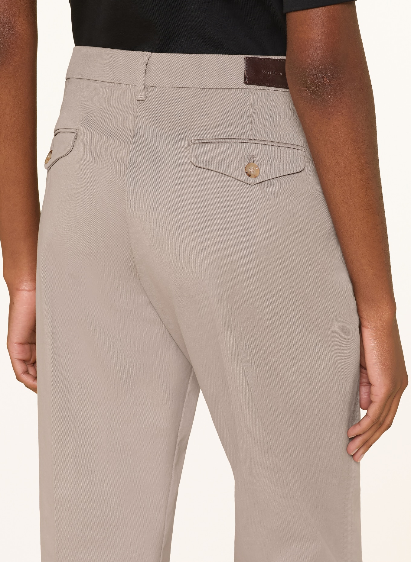 windsor. Chino: TAUPE