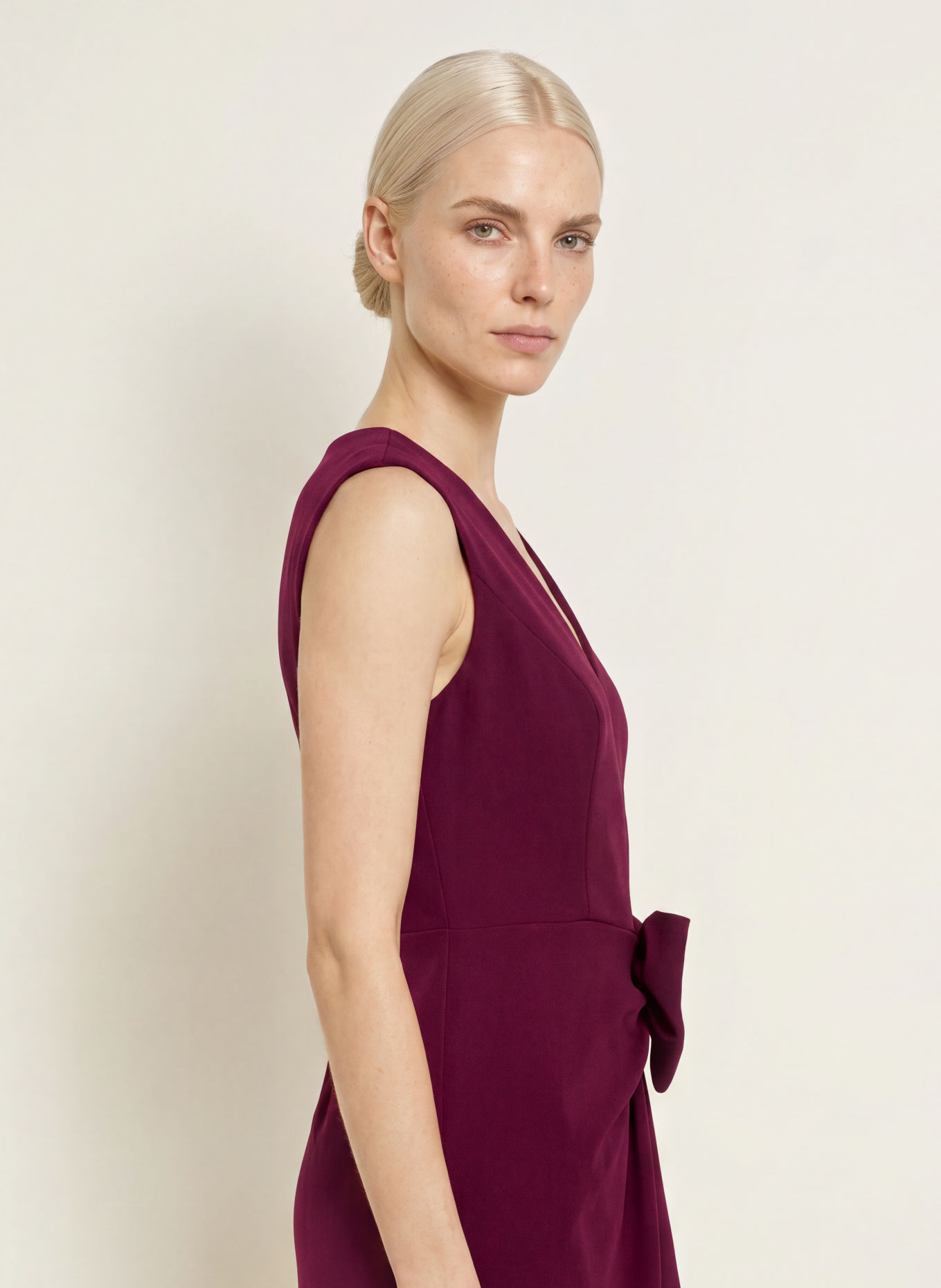 ADRIANNA PAPELL Robe de cocktail à volants: ROUGE FONCÉ