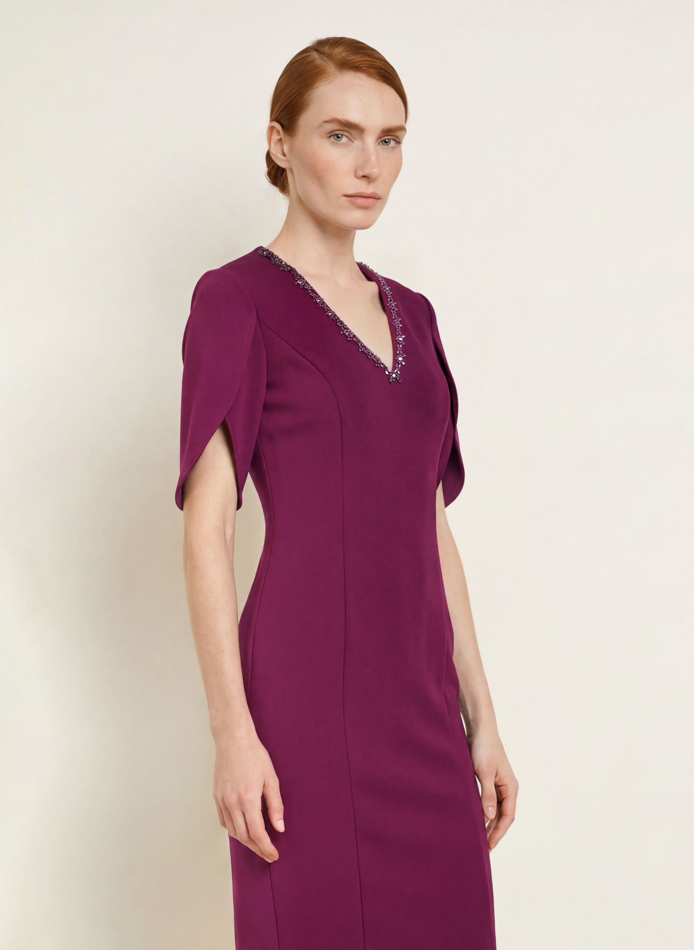 ADRIANNA PAPELL Robe de cocktail ornée de strass: ROUGE FONCÉ