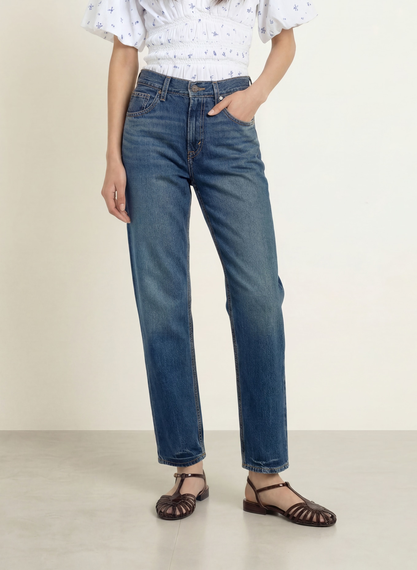 Levi's® Blugi Mom LOOSE TAPER: 08 Med Indigo - Worn In