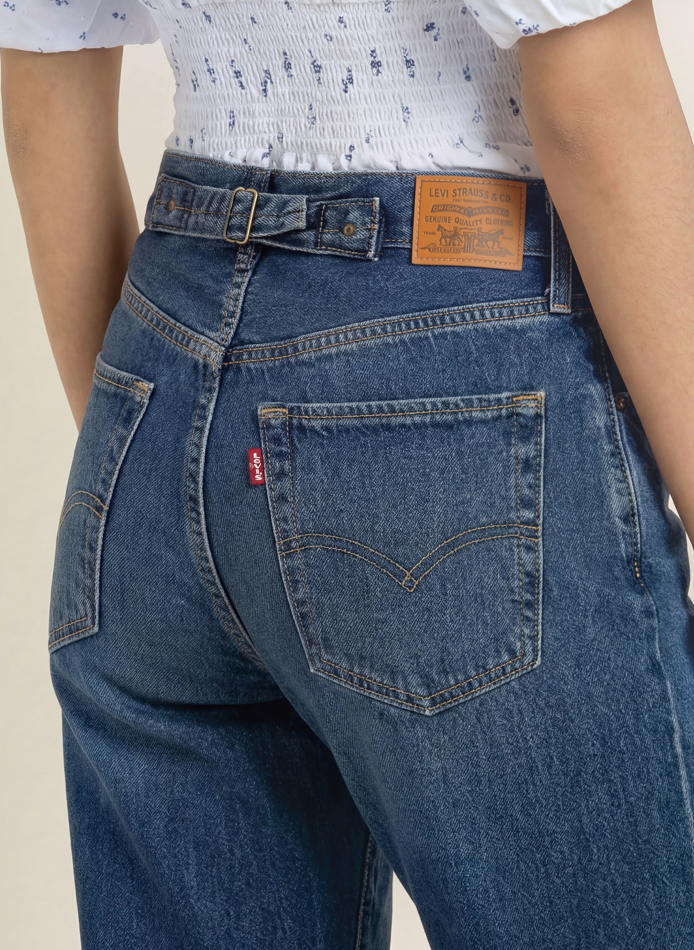 Levi's® Blugi Mom LOOSE TAPER: 08 Med Indigo - Worn In