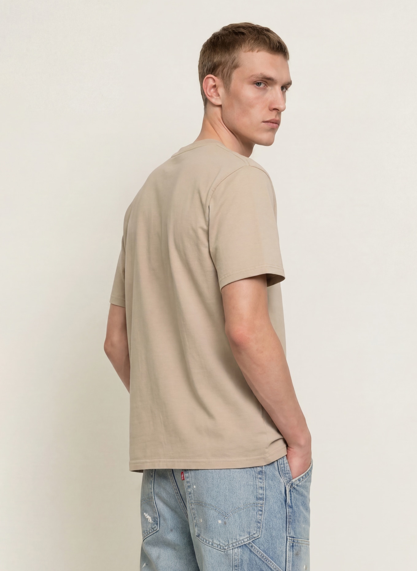 Levi's® T-Shirt: BEIGE