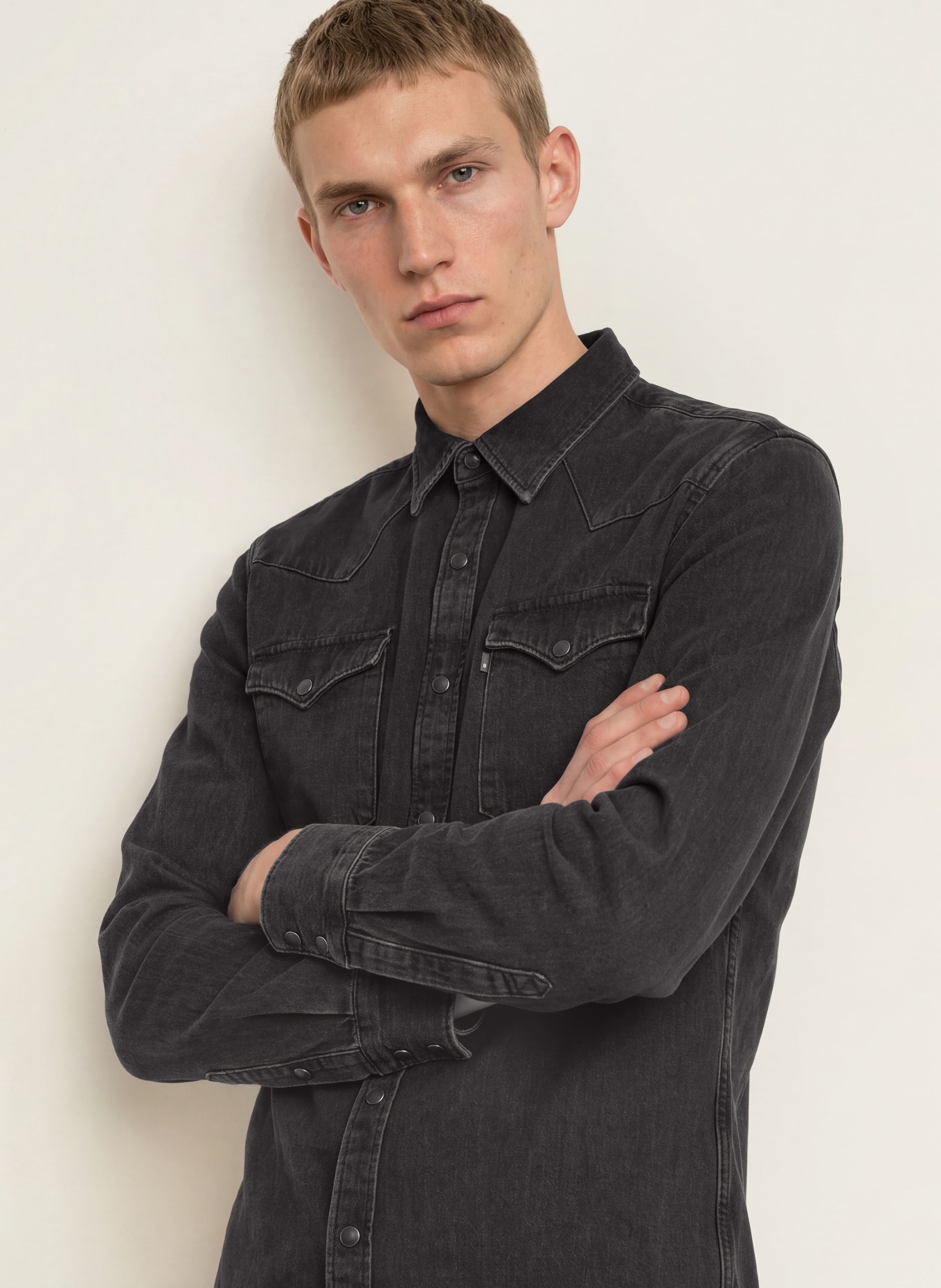 Levi's® BARSTOW Standard Fit Denim Shirt: BLACK