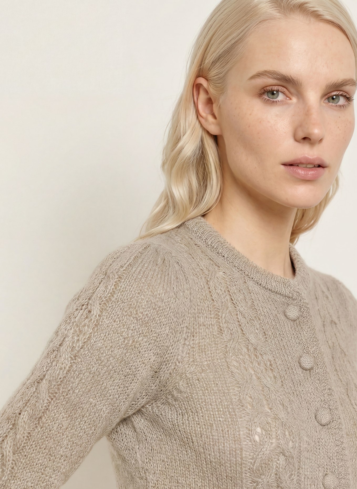 Johann & Johanna Cardigan din mohair: TAUPE