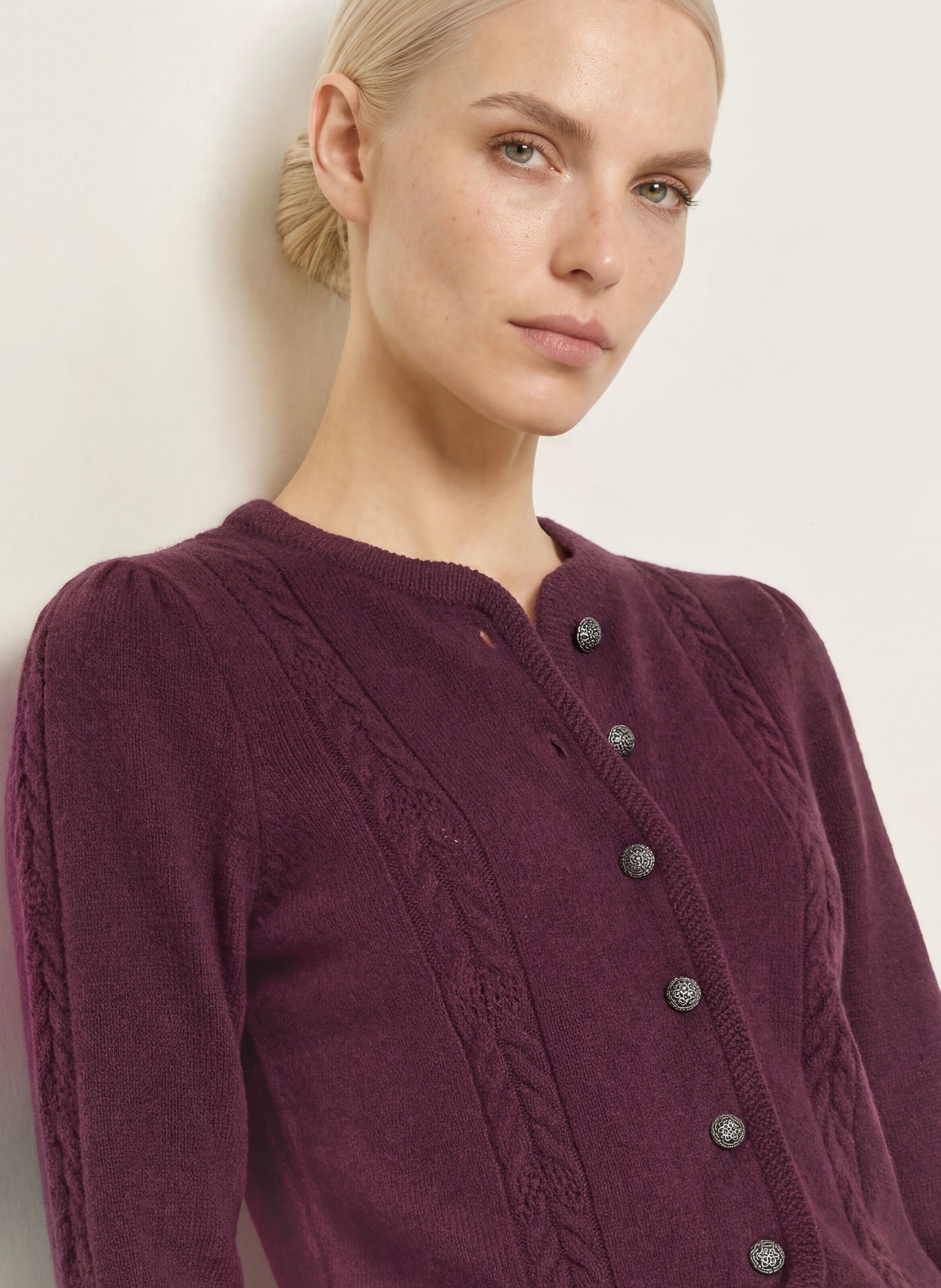 Johann & Johanna Cardigan: DARK RED