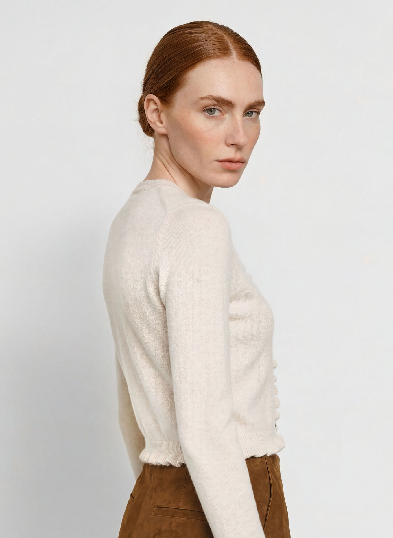 Johann & Johanna Strickjacke mit Rüschen: CREME