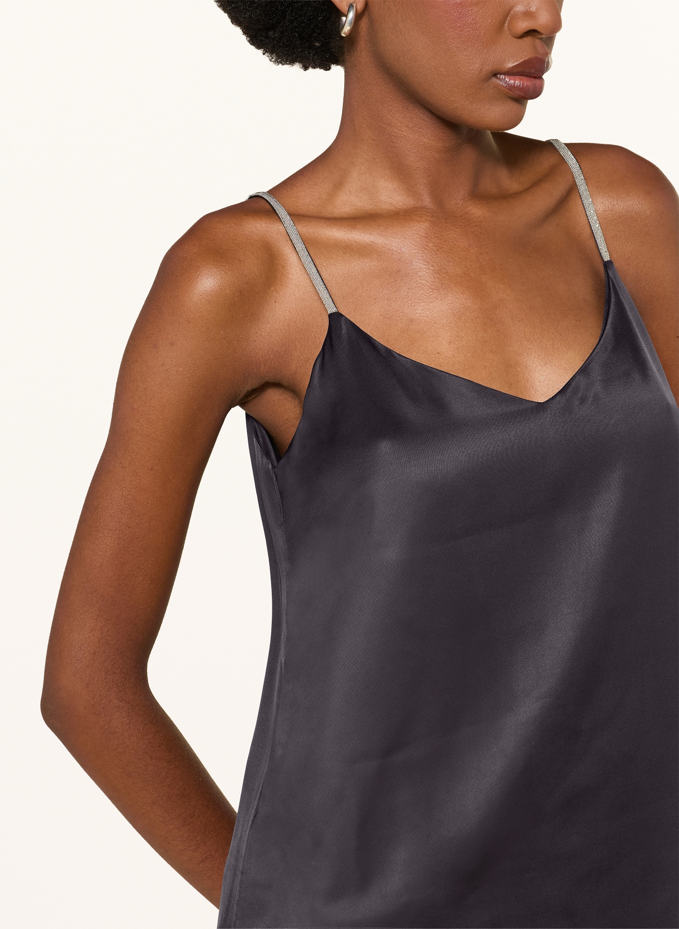PESERICO Top din satin cu pietre decorative: NEGRU / ARGINT