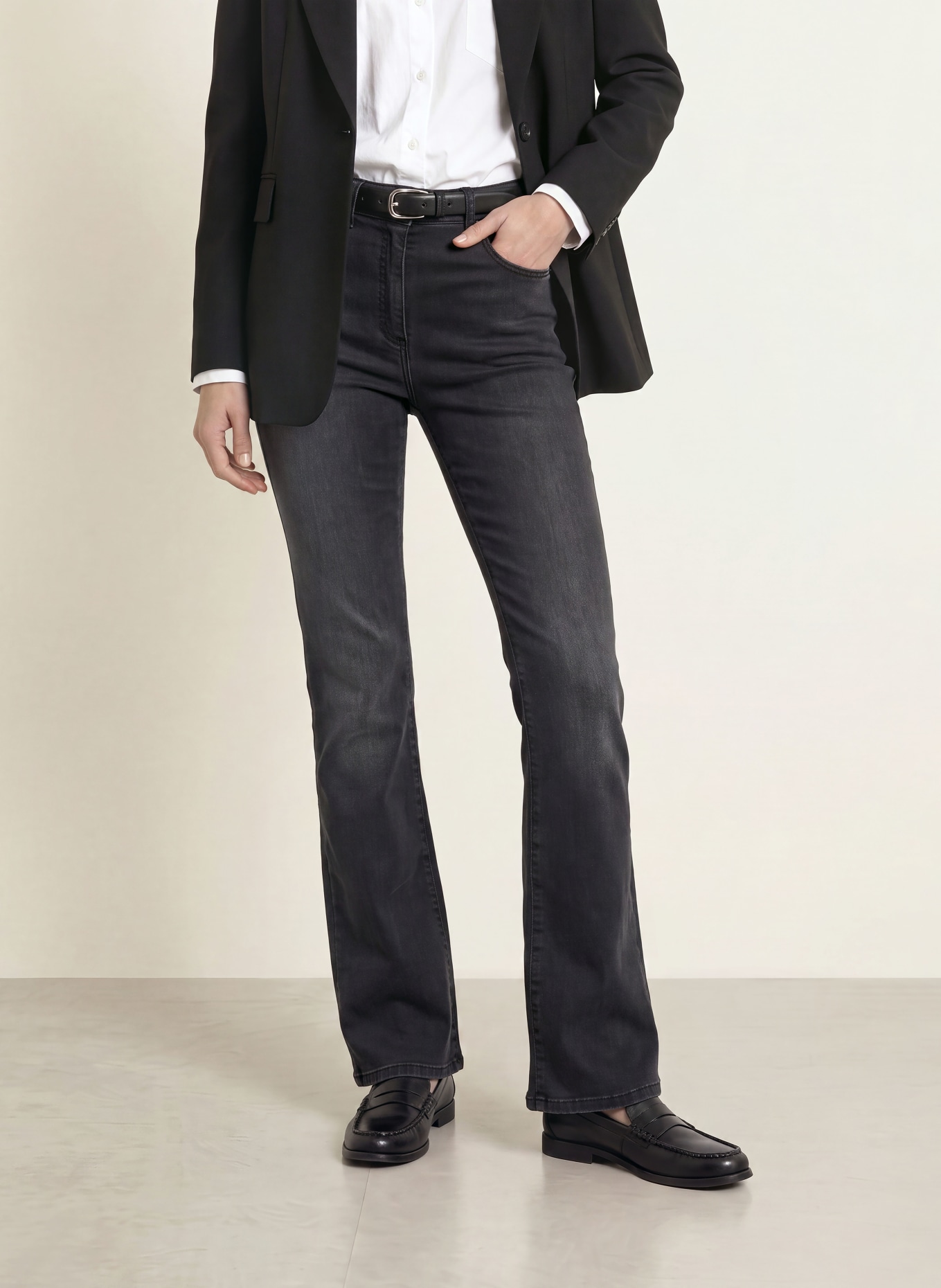 PATRIZIA PEPE Flared Jeans: K486 DEEP BLACK WASH