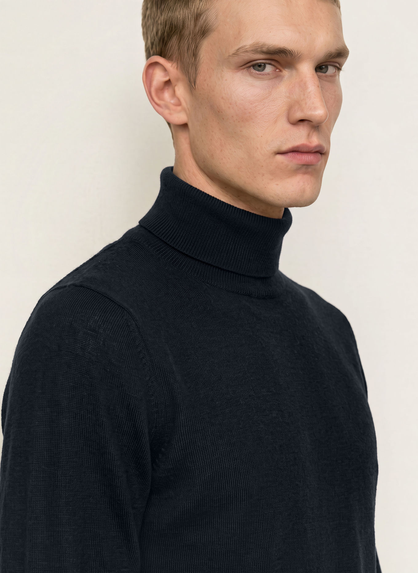 PAUL Rollkragenpullover aus Merinowolle: DUNKELBLAU