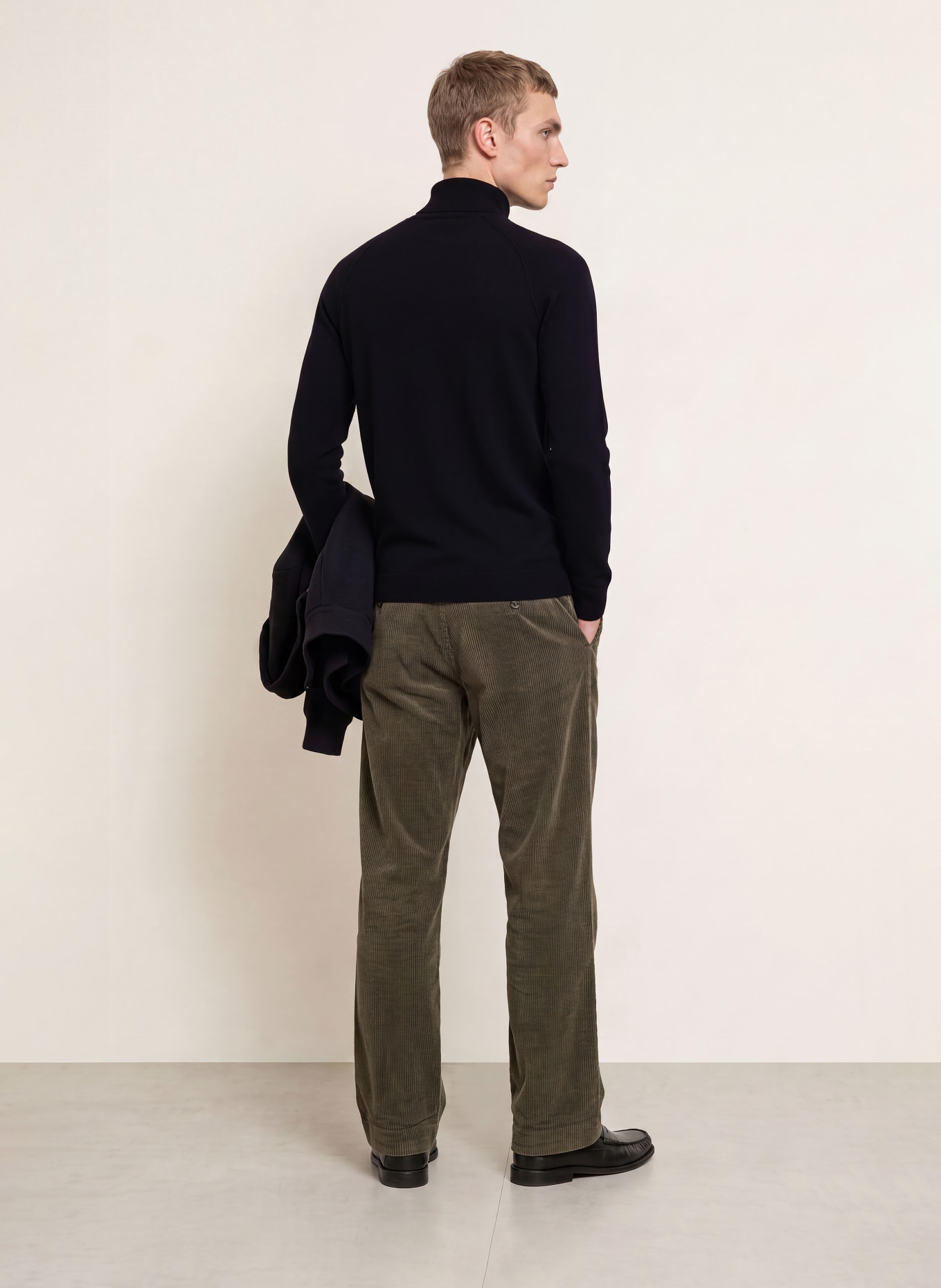 PAUL Cashmere turtleneck sweater: BLACK