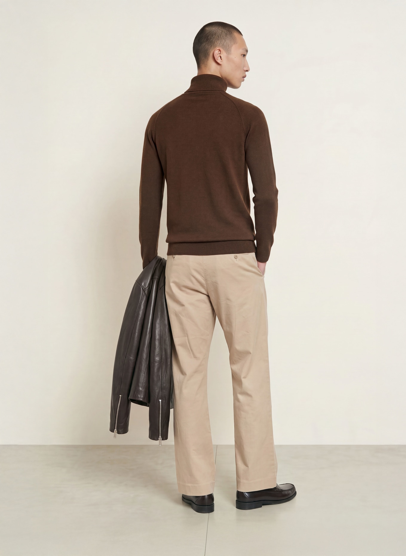 PAUL Cashmere turtleneck sweater: DARK BROWN