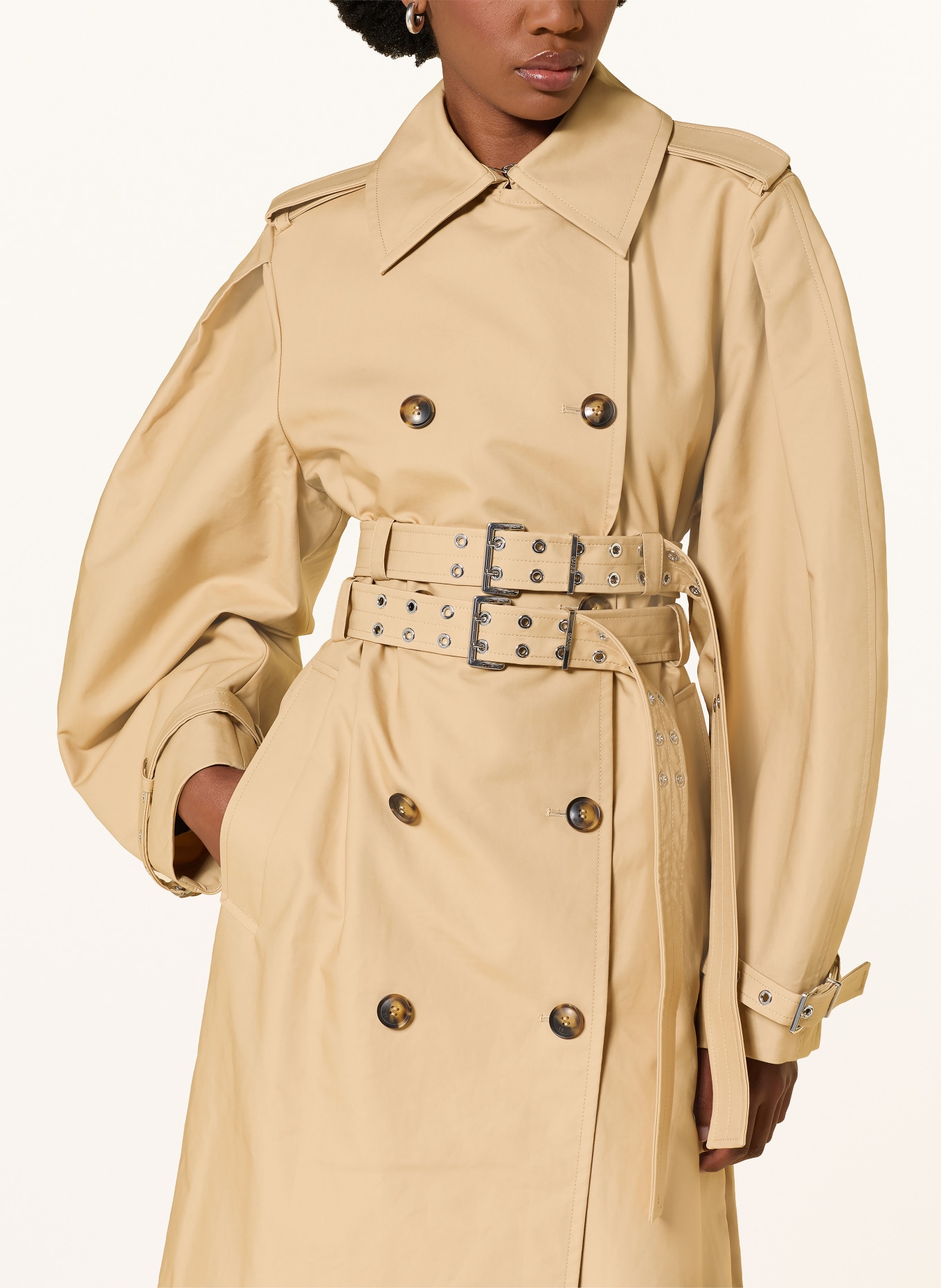 GANNI Trench cu nituri: CAMEL