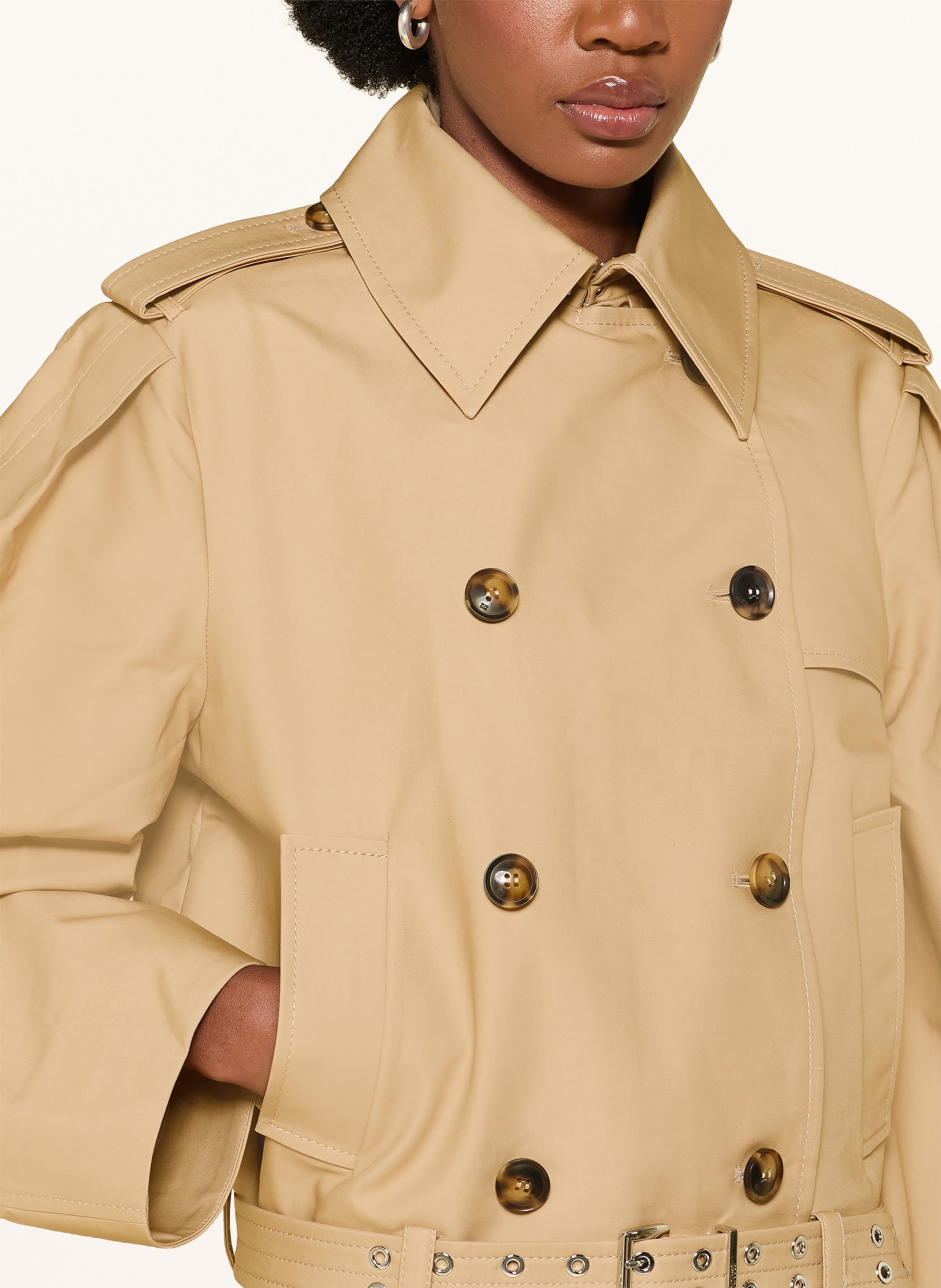 GANNI Jachetă trench cu nituri: CAMEL