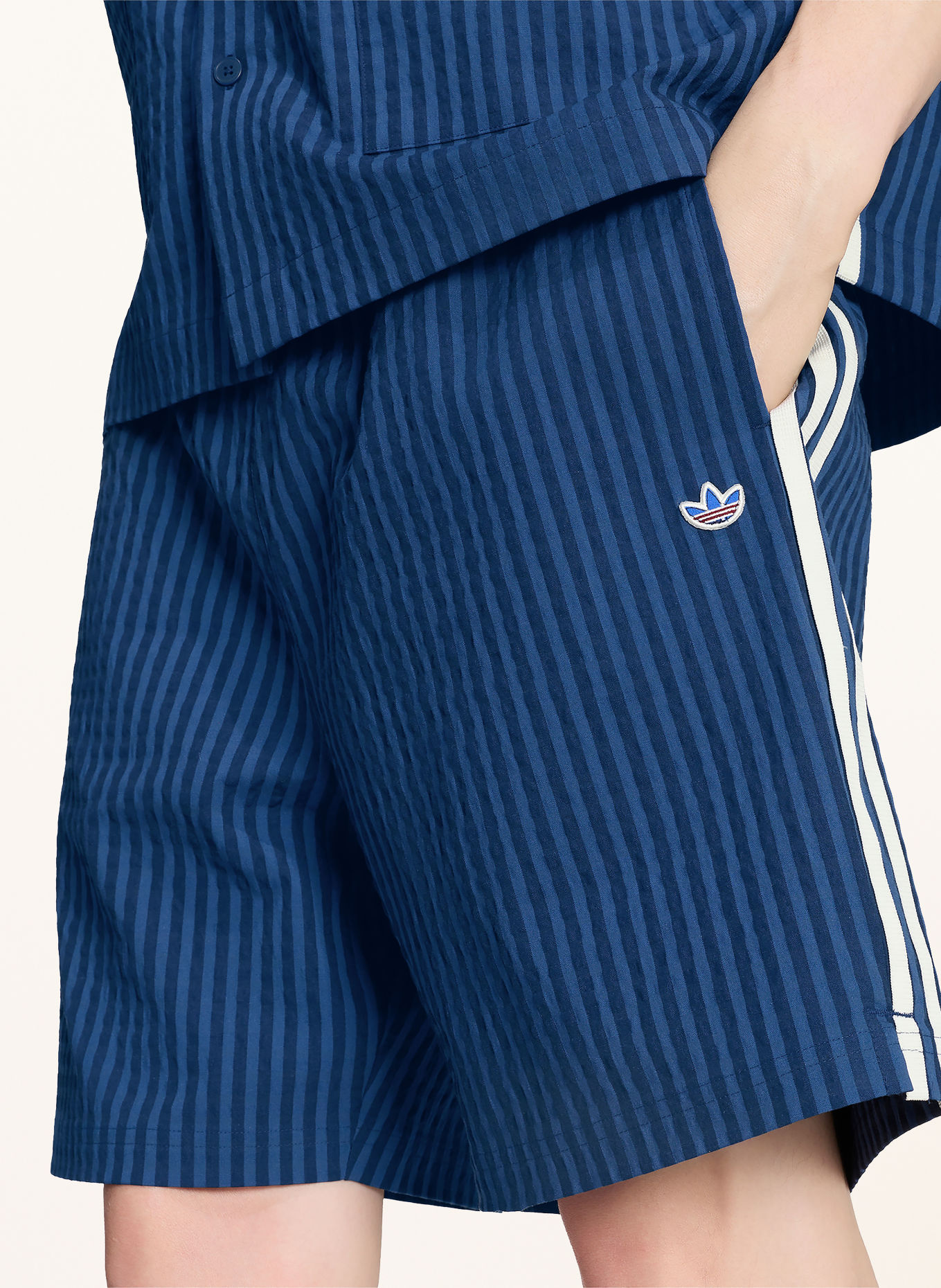 adidas Originals RESORT S Shorts with Braid Stripes: BLUE / ECRU / DARK BLUE