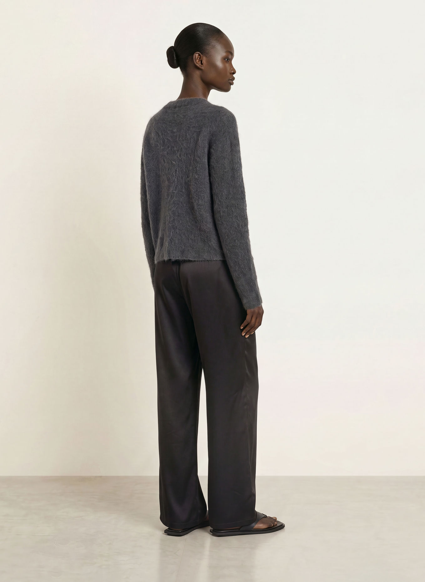 Juvia Trui SOLEA met alpaca: DONKERGRIJS