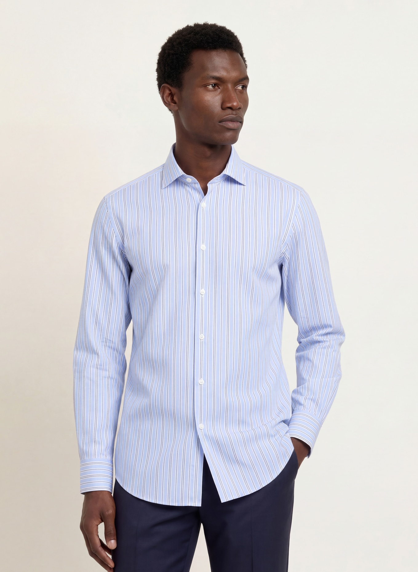 BOSS Chemise HANK coupe ajustée: BLEU CLAIR / BLANC / NOIR
