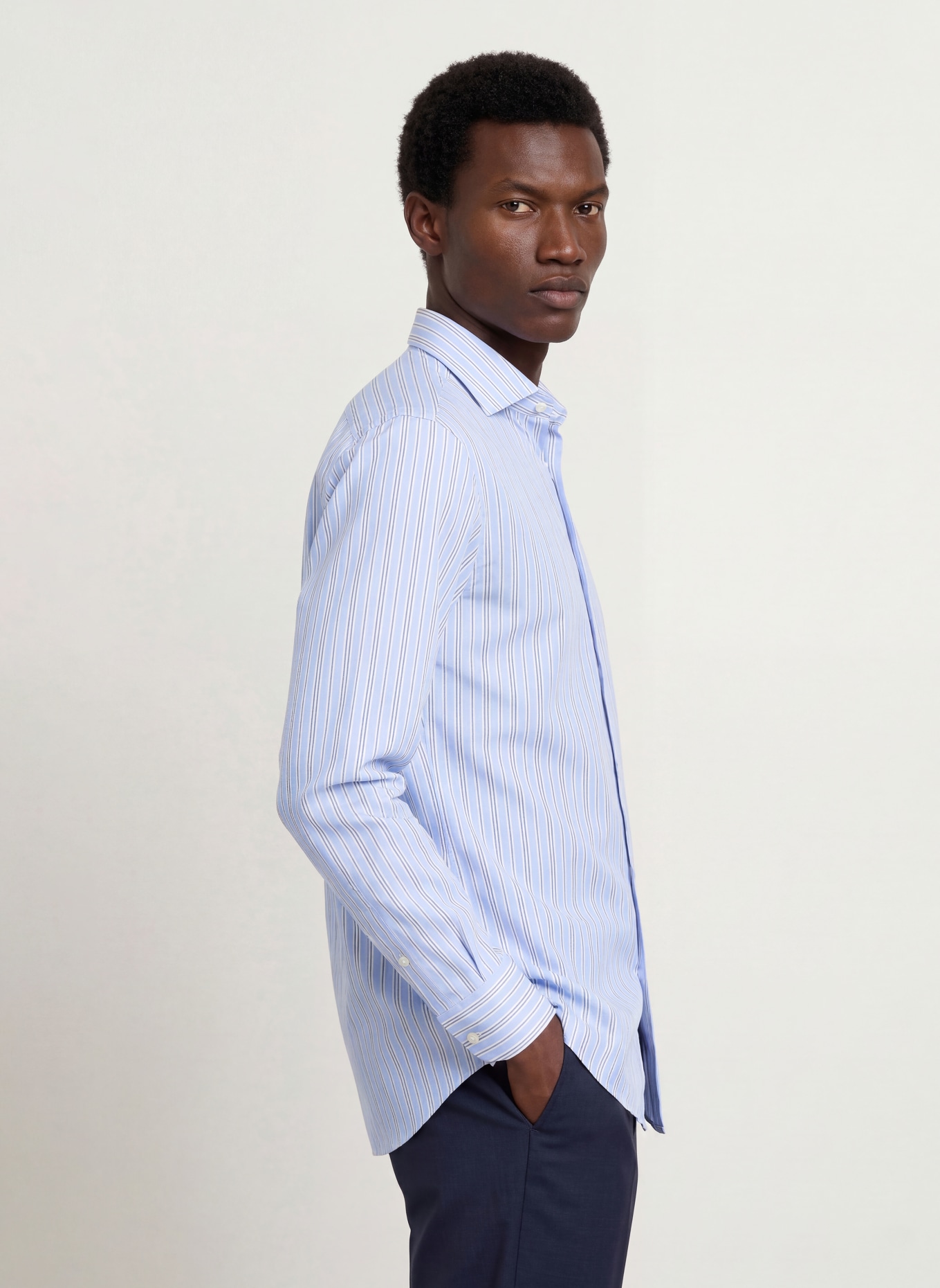 BOSS Chemise HANK coupe ajustée: BLEU CLAIR / BLANC / NOIR