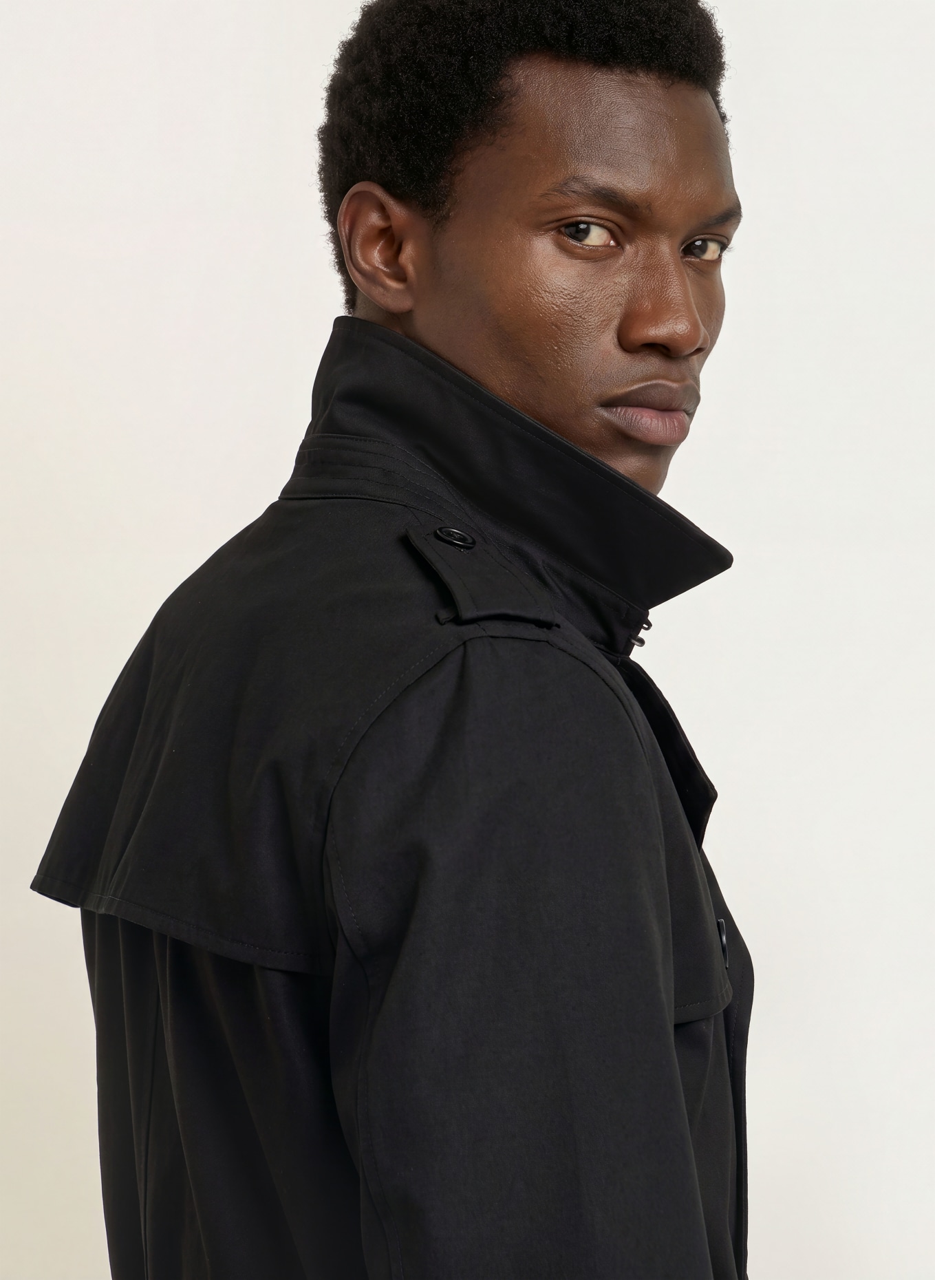 HUGO MALUKS Trench Coat: BLACK