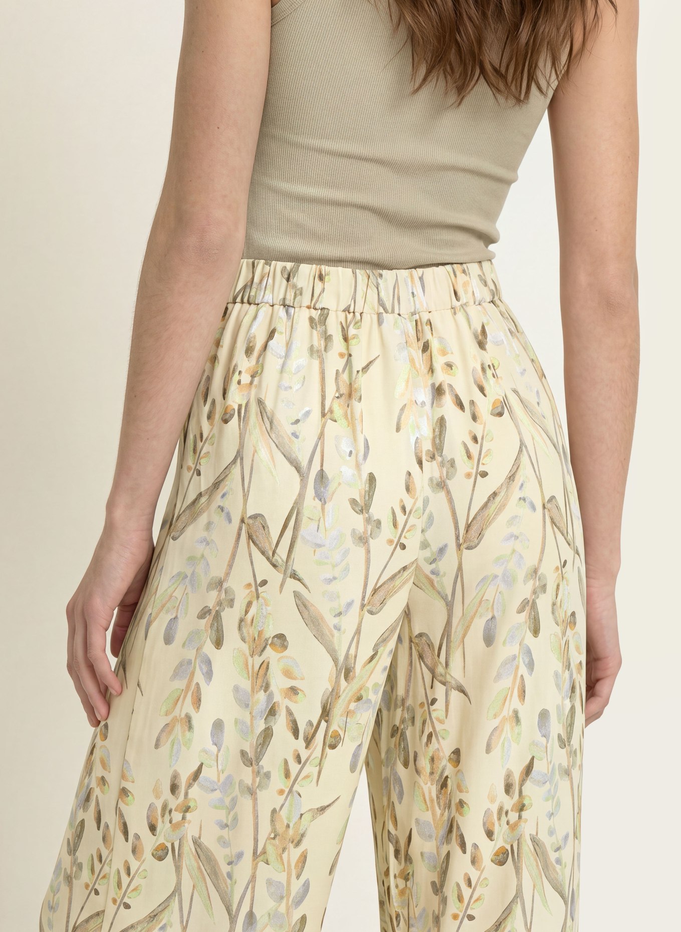 TED BAKER Saténové kalhoty SUSSKI: BÉŽOVÁ / SVĚTLE ZELENÁ / ZELENÁ