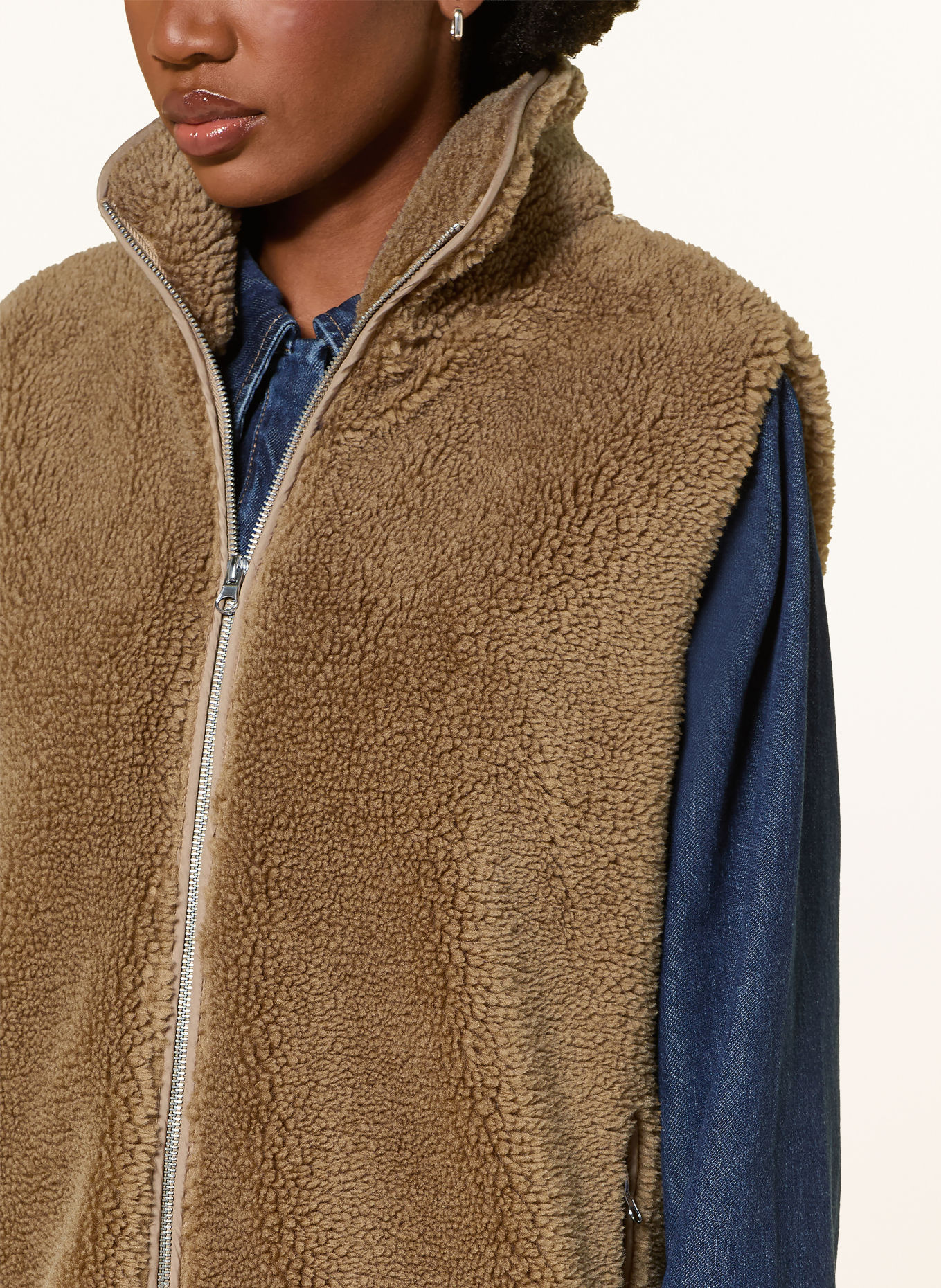 WITHBLACK PERNILLE Teddy Fur Vest: CAMEL