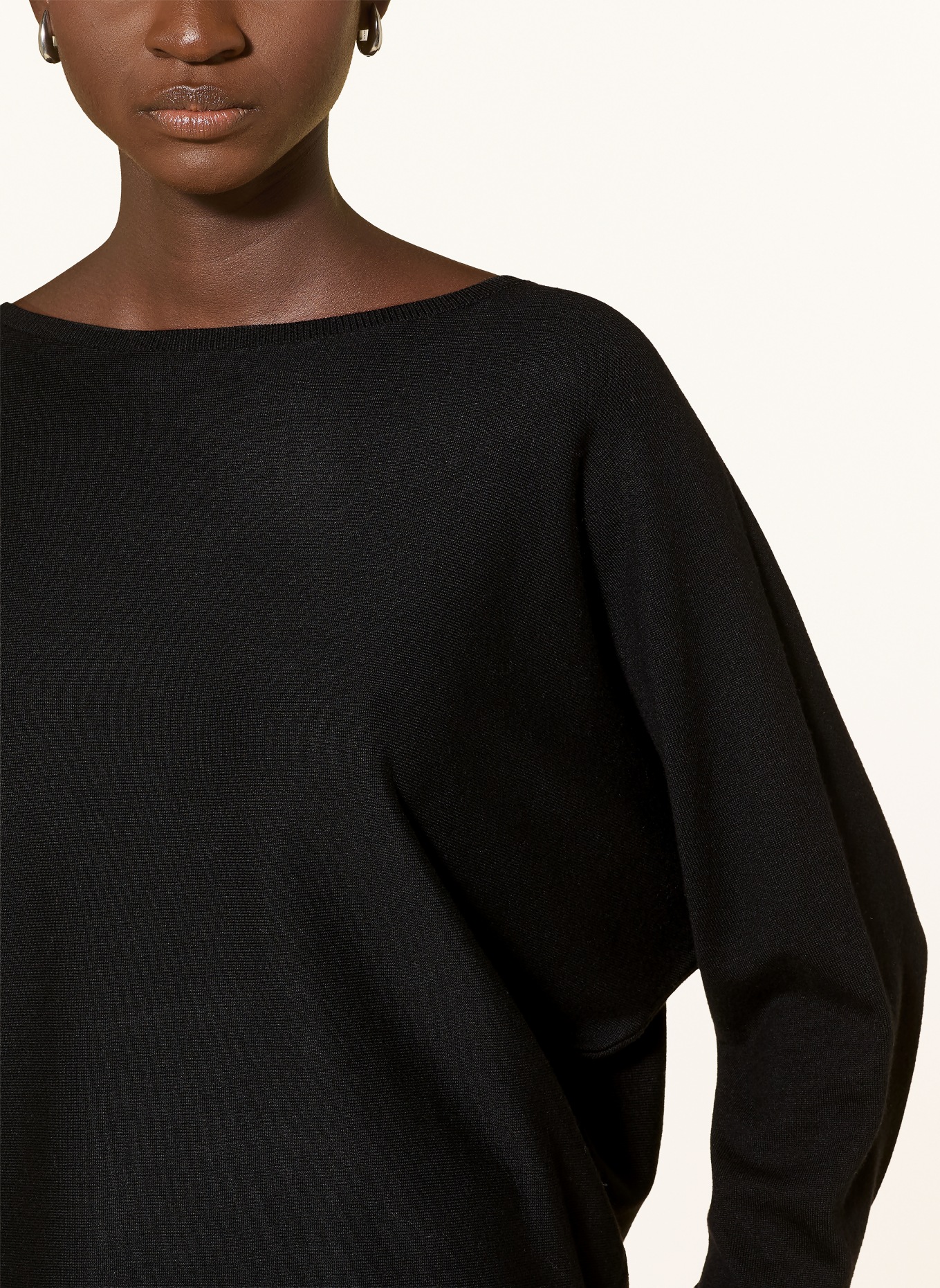 comma Sweater: BLACK