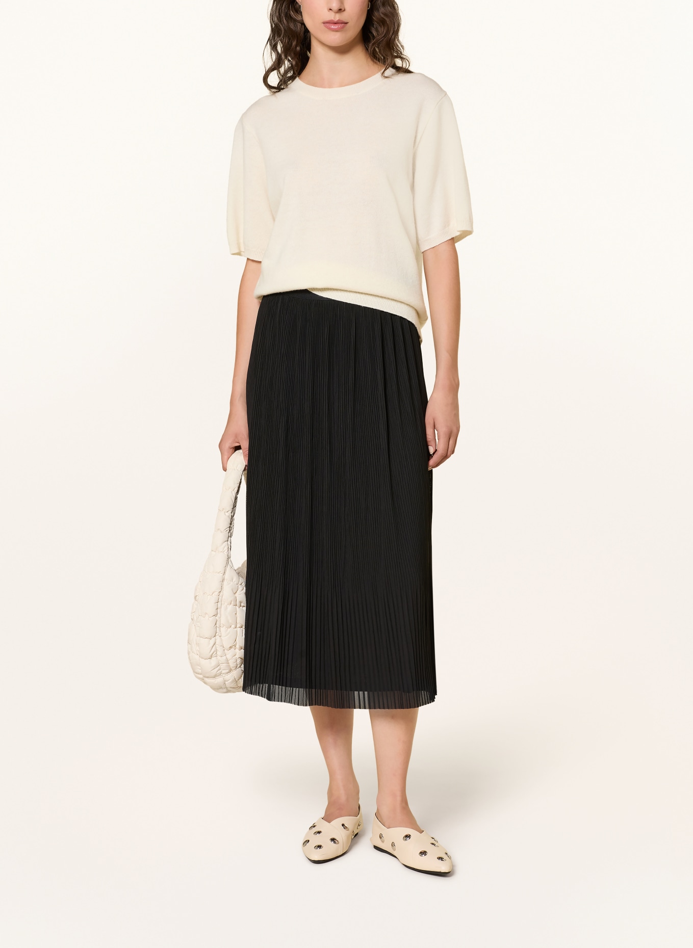 comma Pleated skirt: BLACK