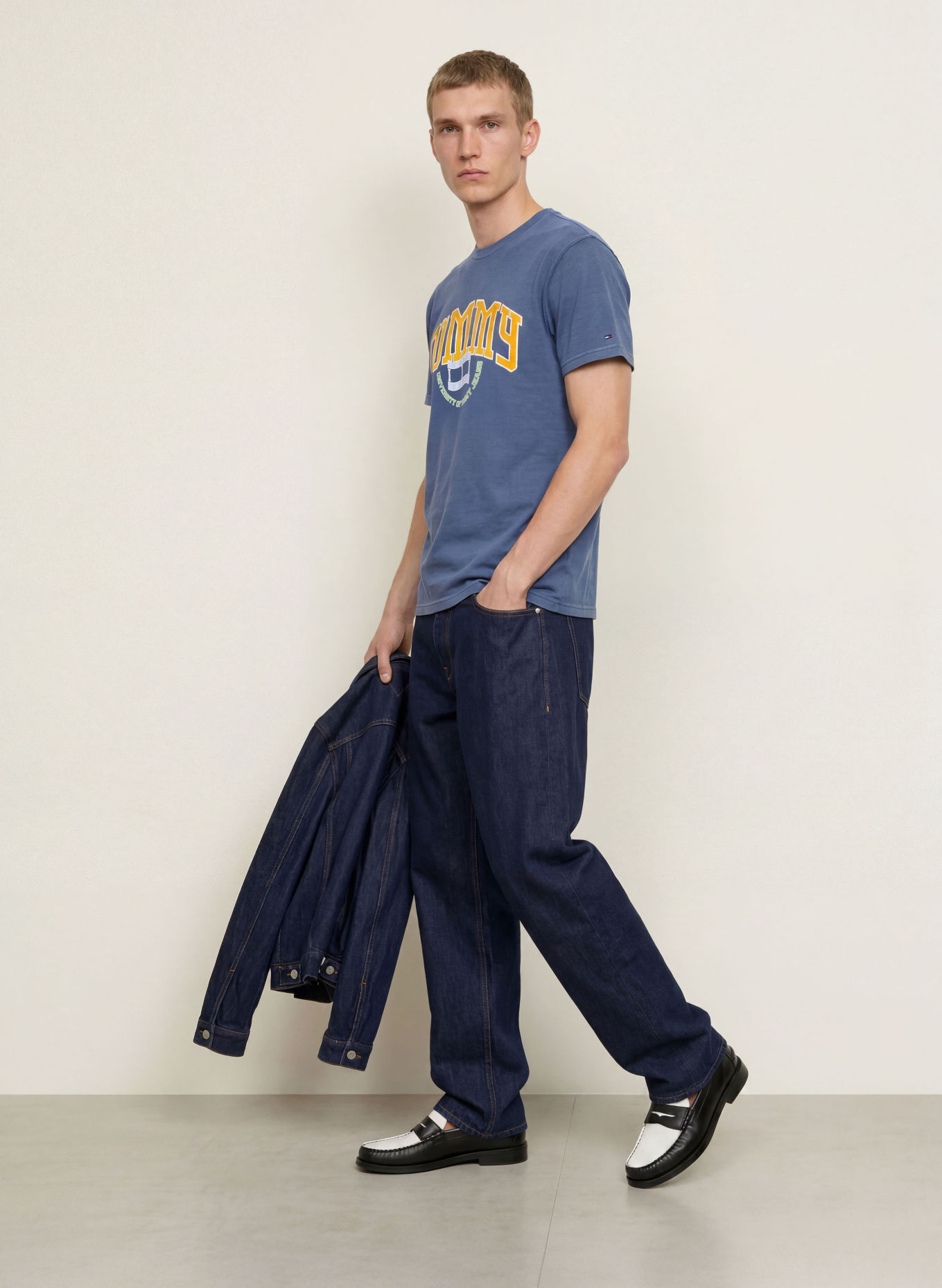 TOMMY JEANS T-shirt: MØRKEBLÅ / GUL / GRØN