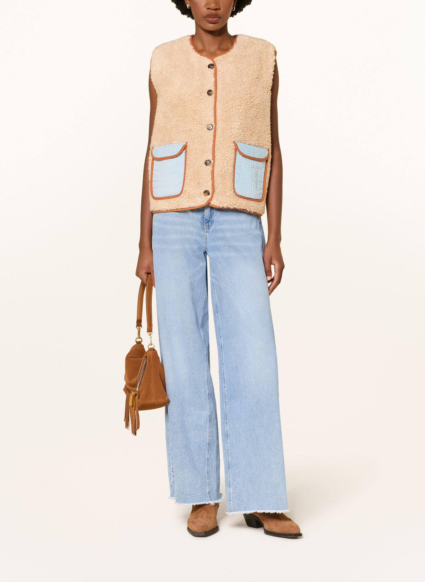 lollys laundry JACELL Faux Fur Vest: BEIGE / LIGHT BLUE