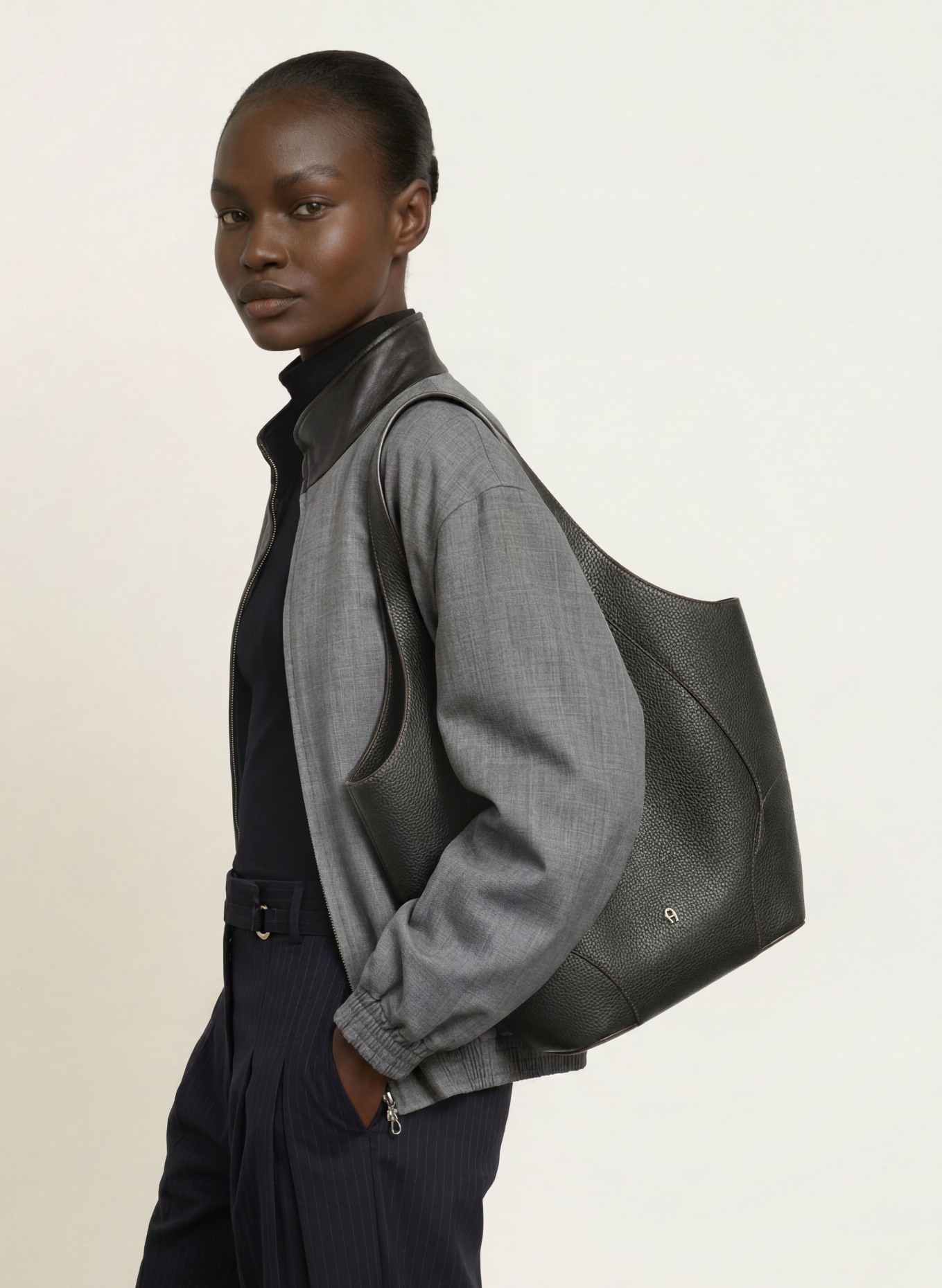 AIGNER Shoppers: BLACK