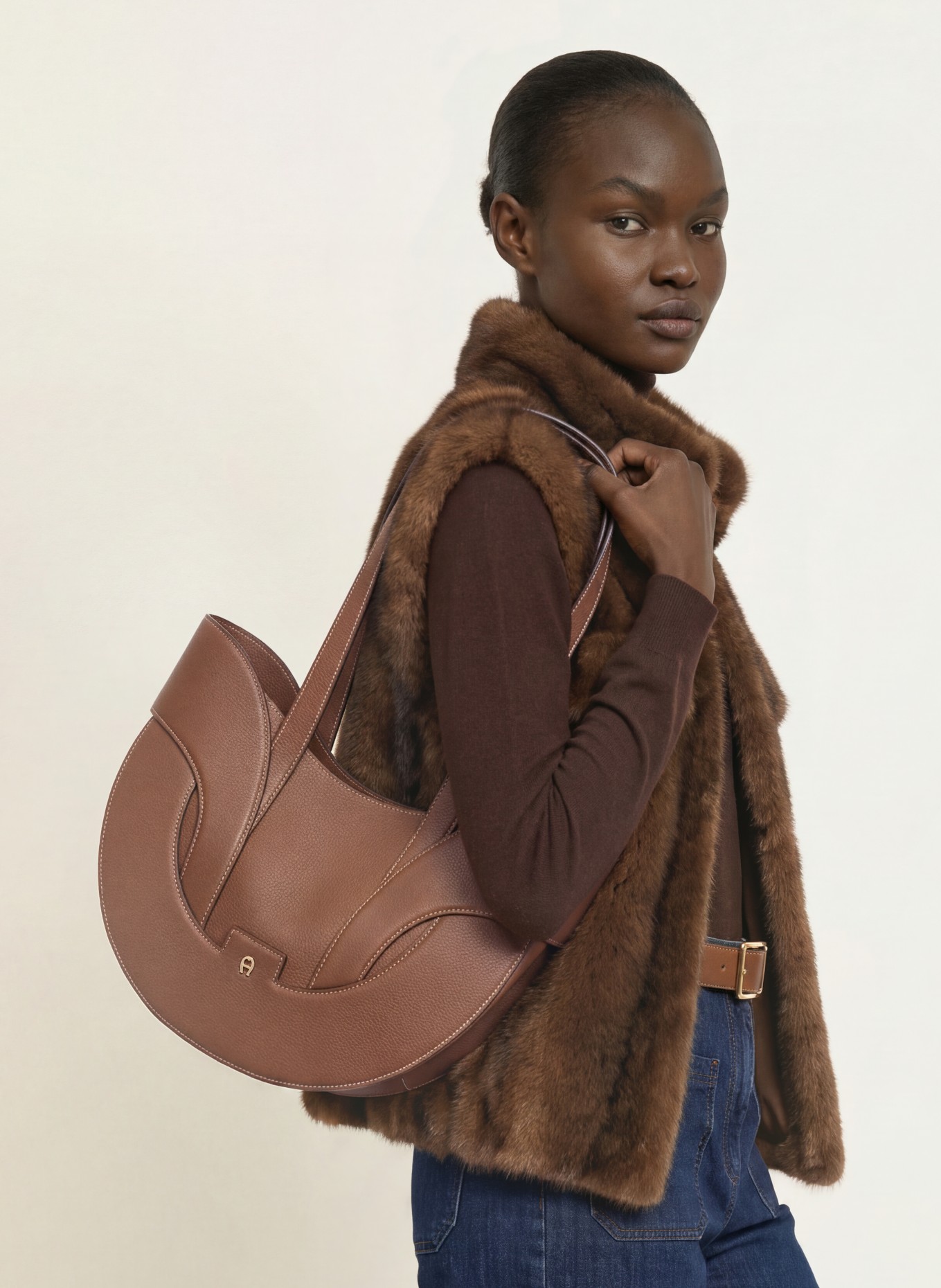 AIGNER SELLINA LARGE Shoppers: BROWN