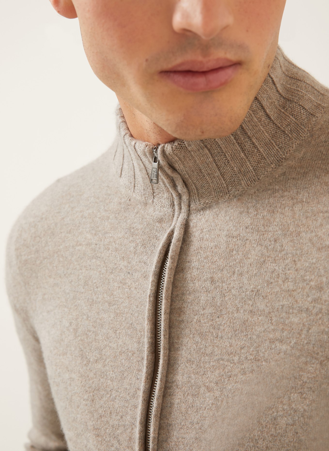 FIORONI Strickjacke aus Cashmere: HELLBRAUN