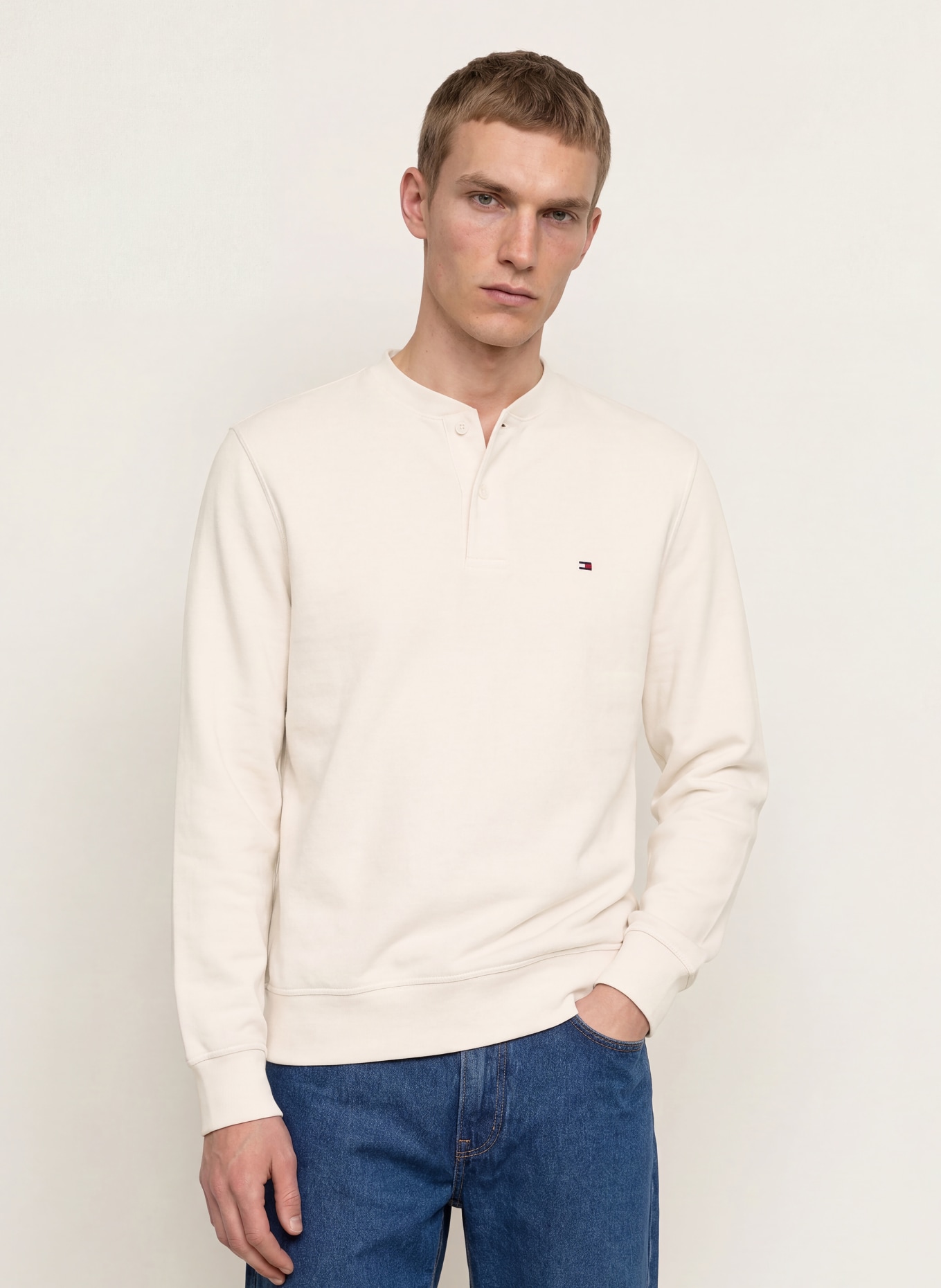 TOMMY HILFIGER Sweatshirt: ECRU