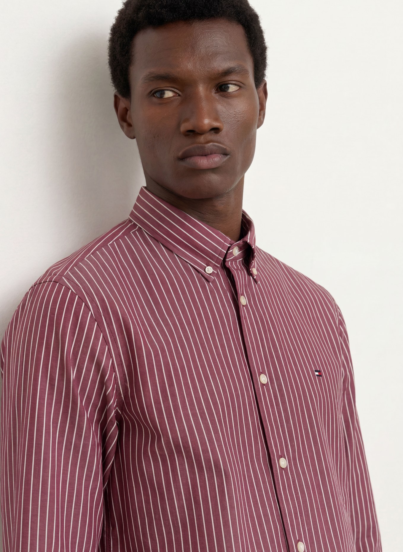 TOMMY HILFIGER Hemd Comfort Fit: DUNKELROT / WEISS