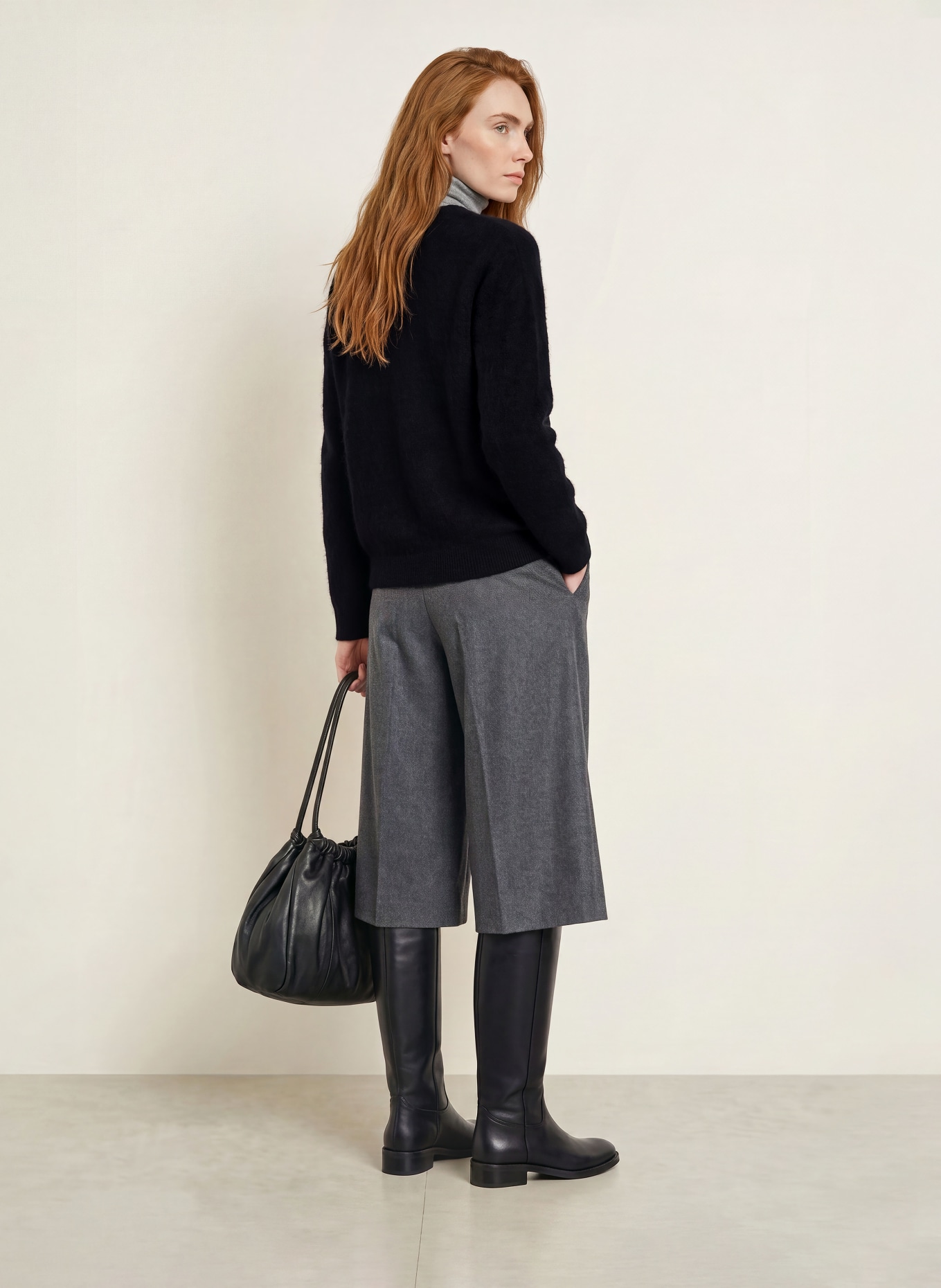 darling harbour Sweater: BLACK